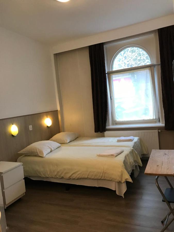 Quarto Twin com Casa de Banho Privativa