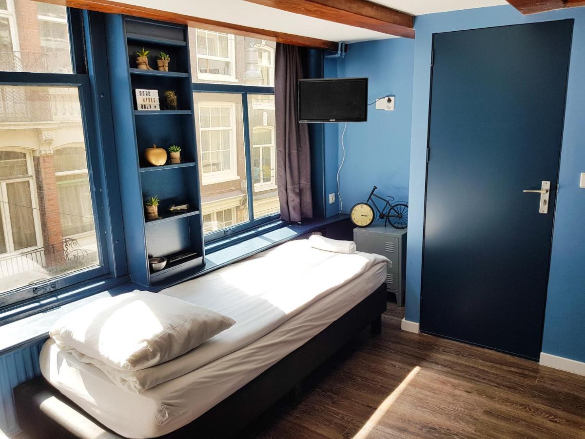 Twin Room Private Bathroom