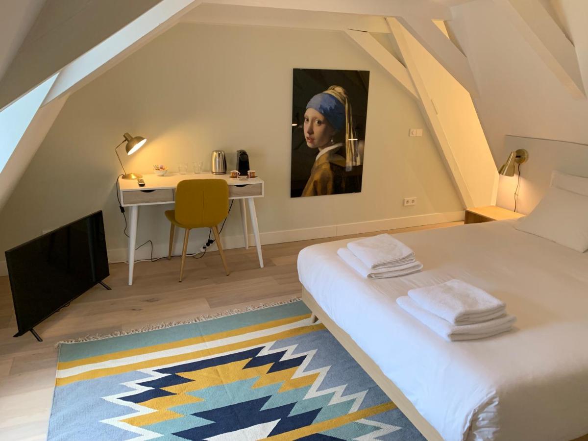 Queen Room Garden View