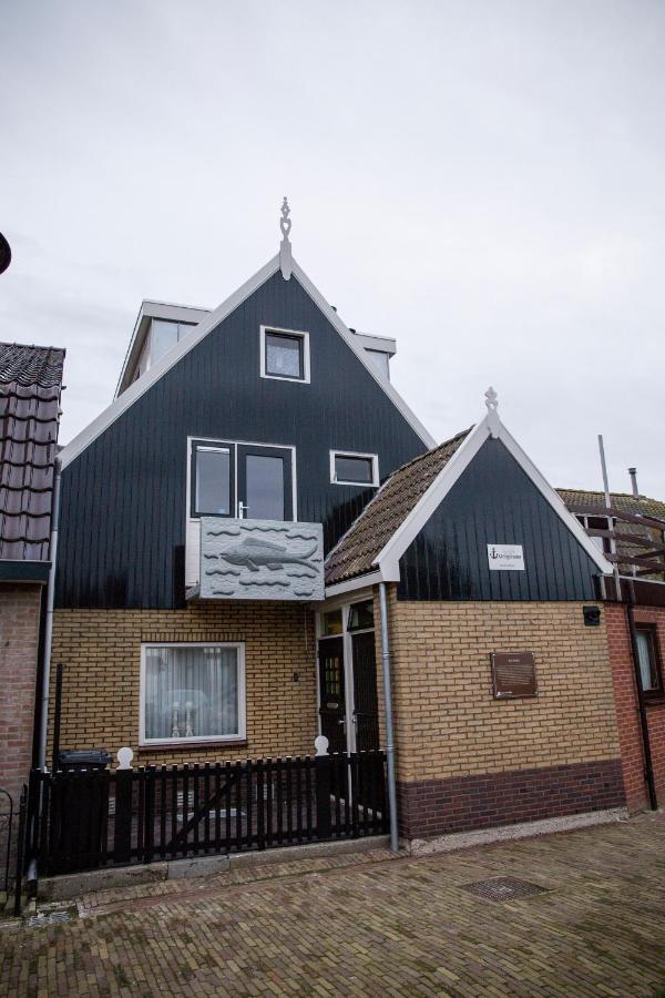 Four-Bedroom House,1034269256:JPEG