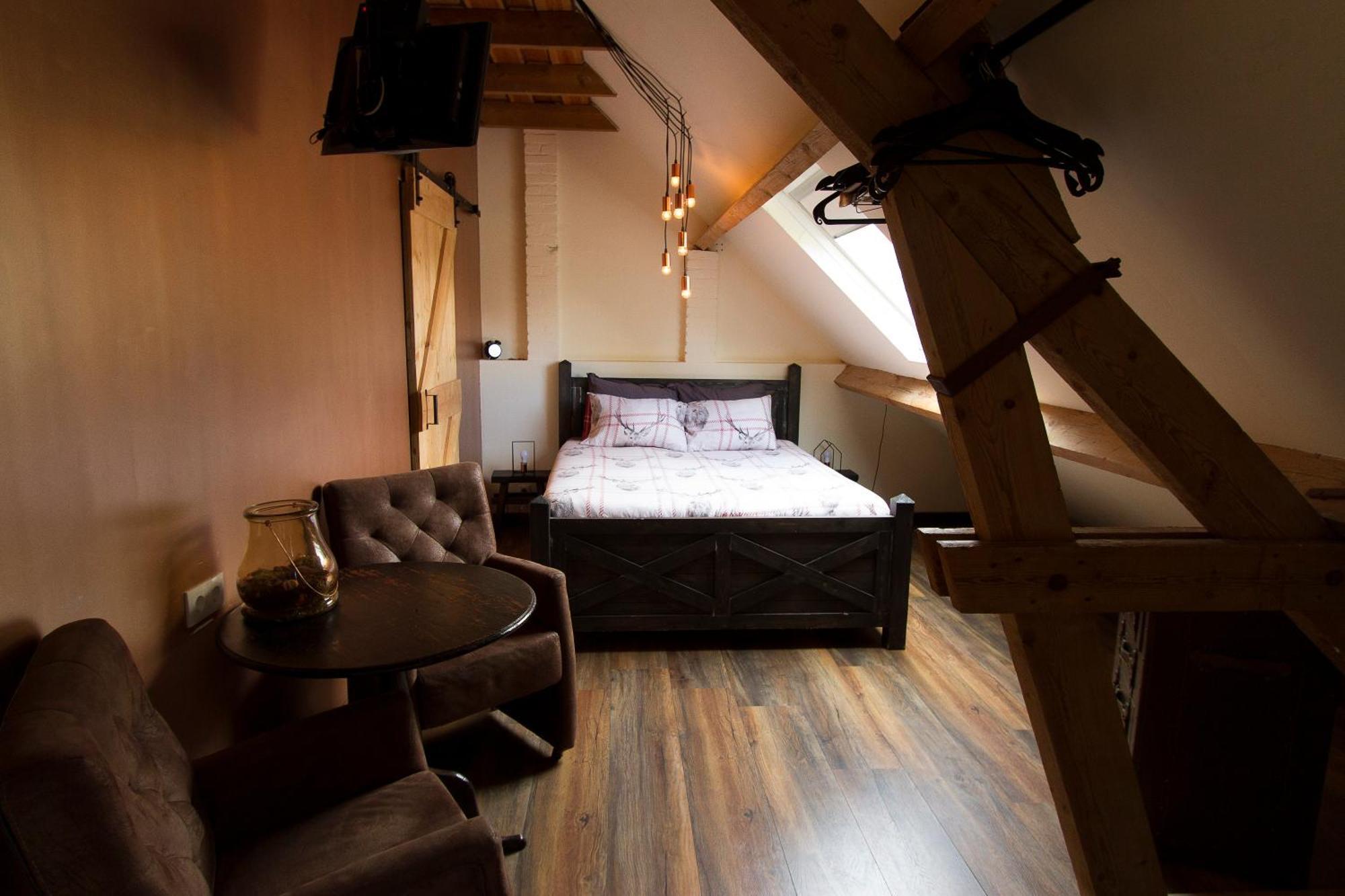 Double Room Private Bathroom