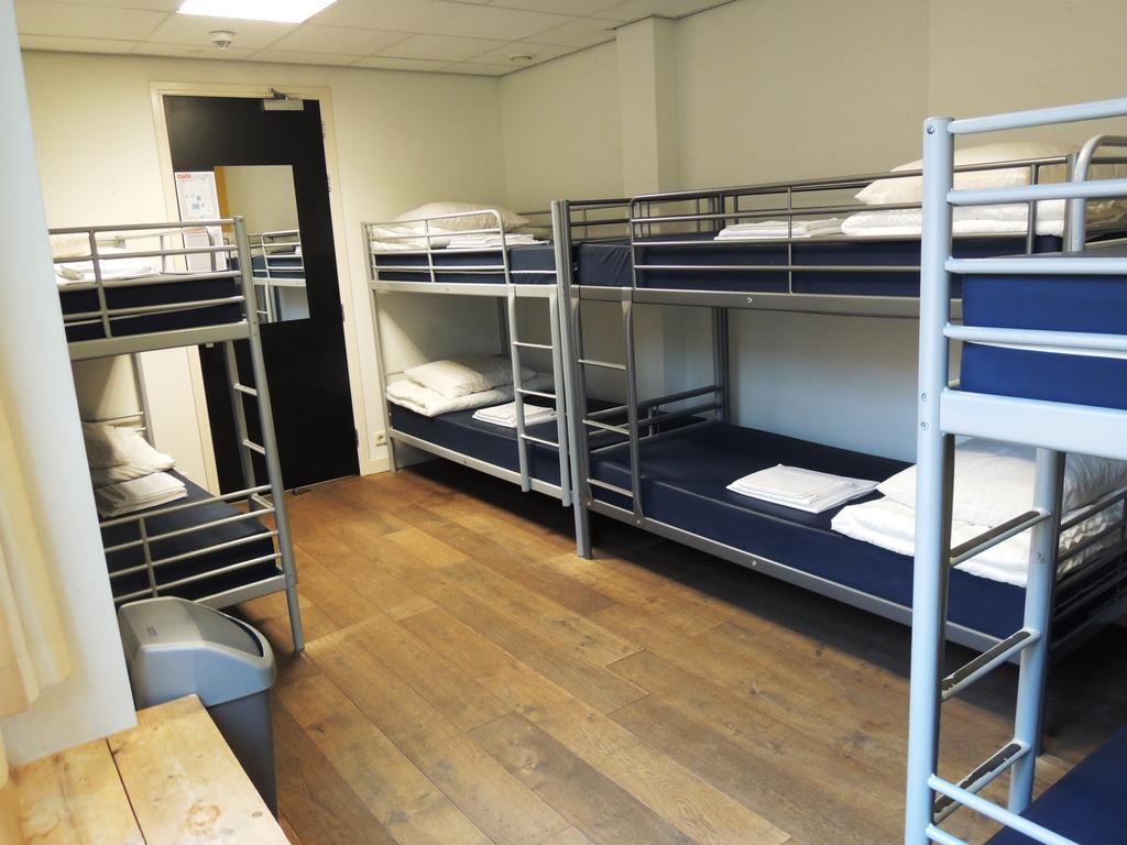 Single Bed 10-Bed Dormitory Room