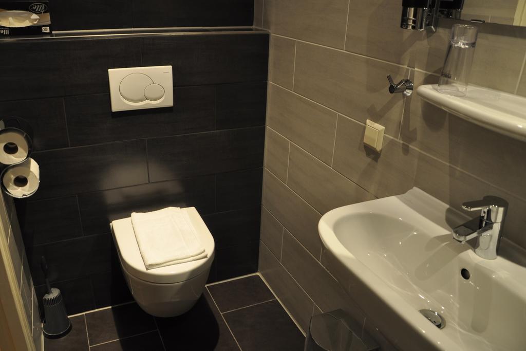 Quarto com 2 Camas de Solteiro
