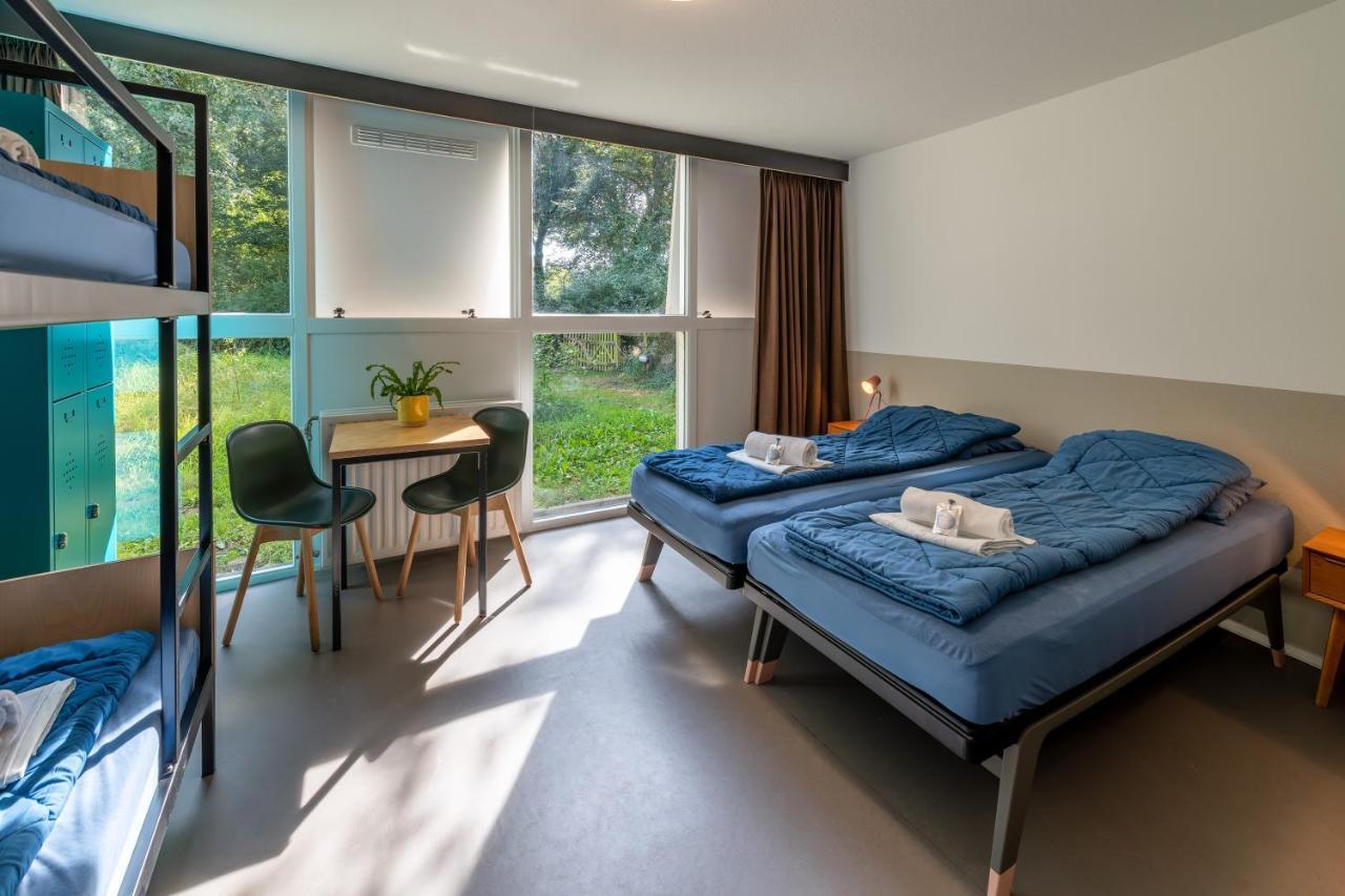 Chambre Familiale Quadruple avec Salle de Bains Privative et Douche