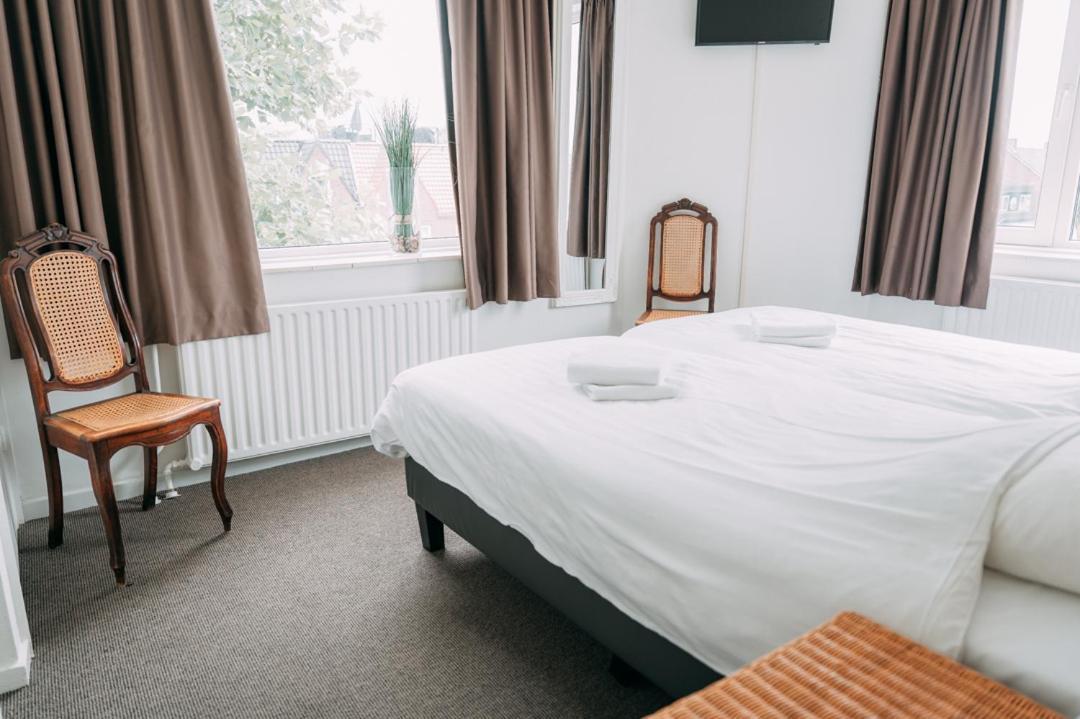 Basic Zimmer mit Gemeinschaftsbad (1-2 Erwachsene)