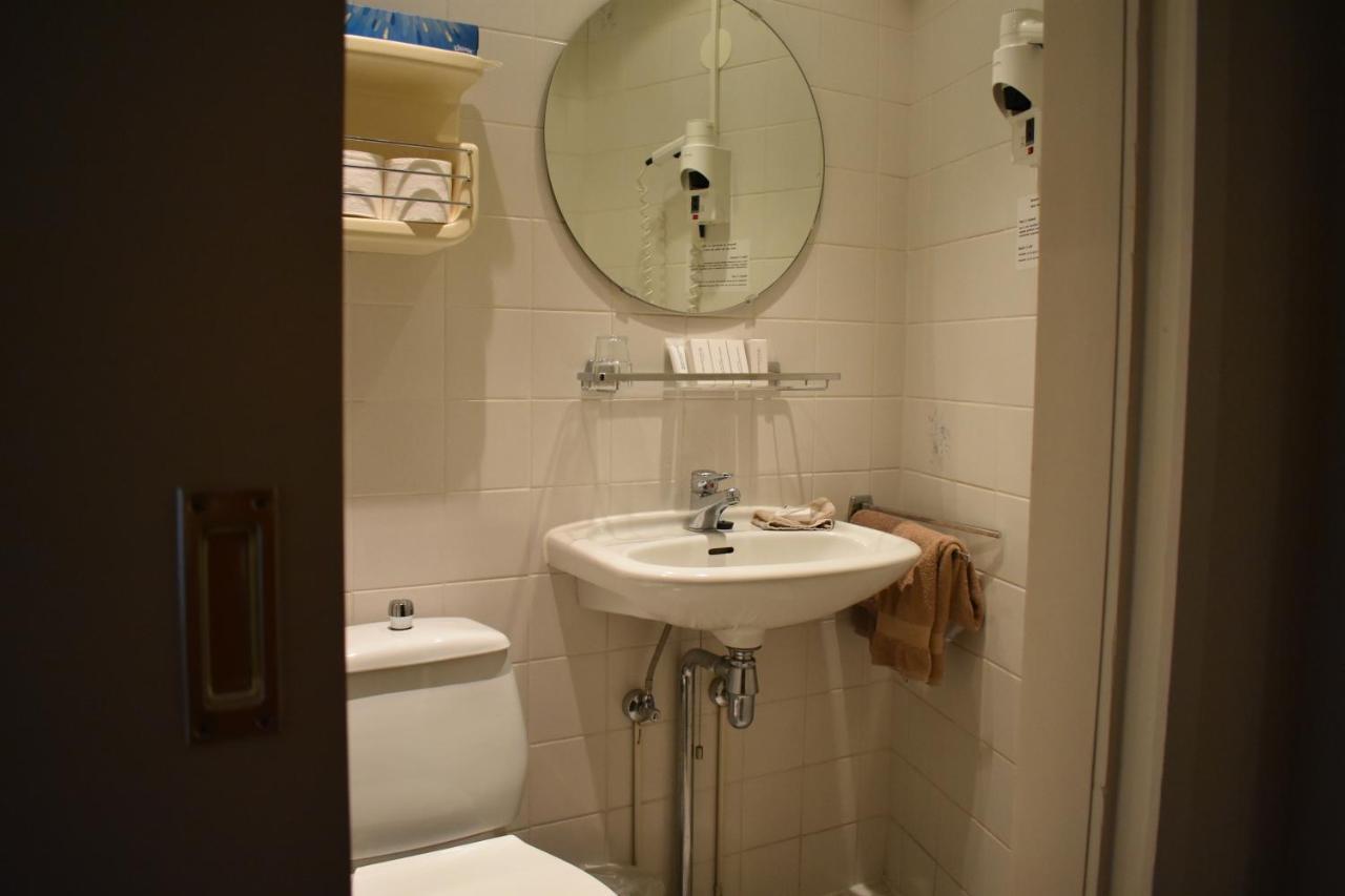 Single Room,1186602691:JPEG