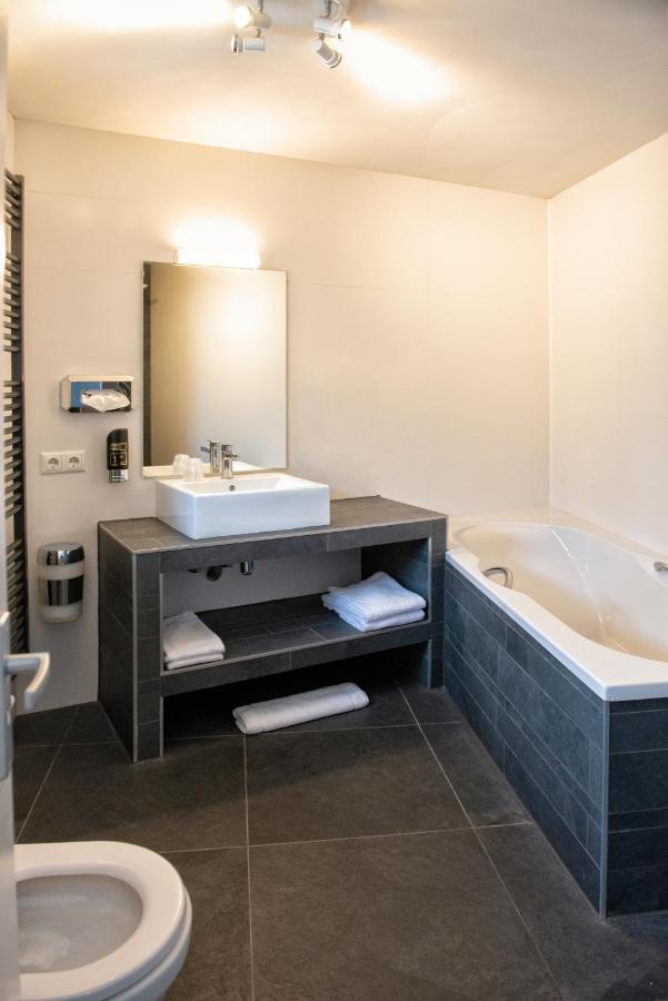 Superior Room Bath