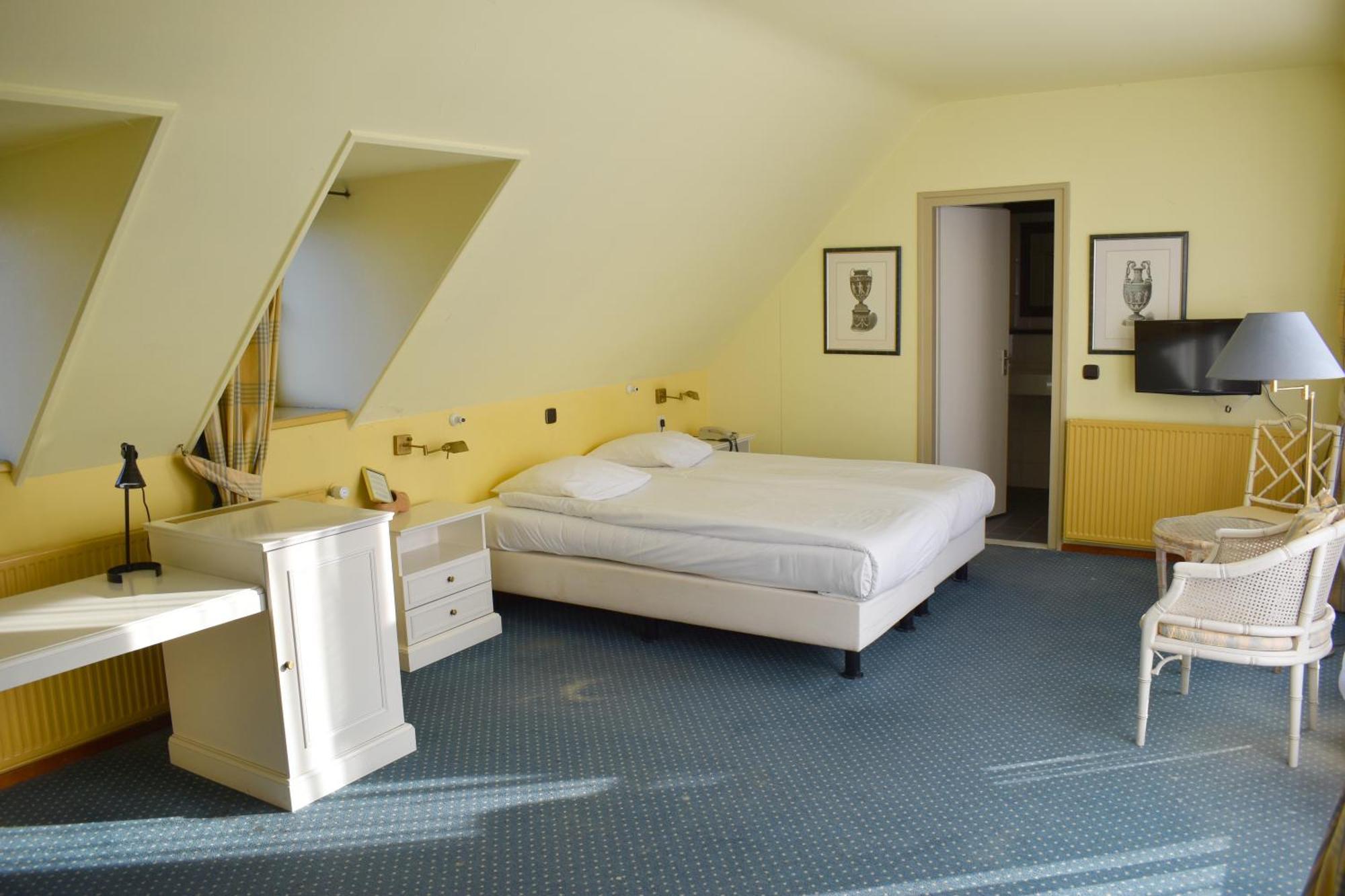 Standard Double Room Balcony,1219536400:JPEG