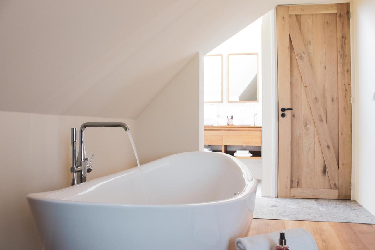 Deluxe Double Room Bath