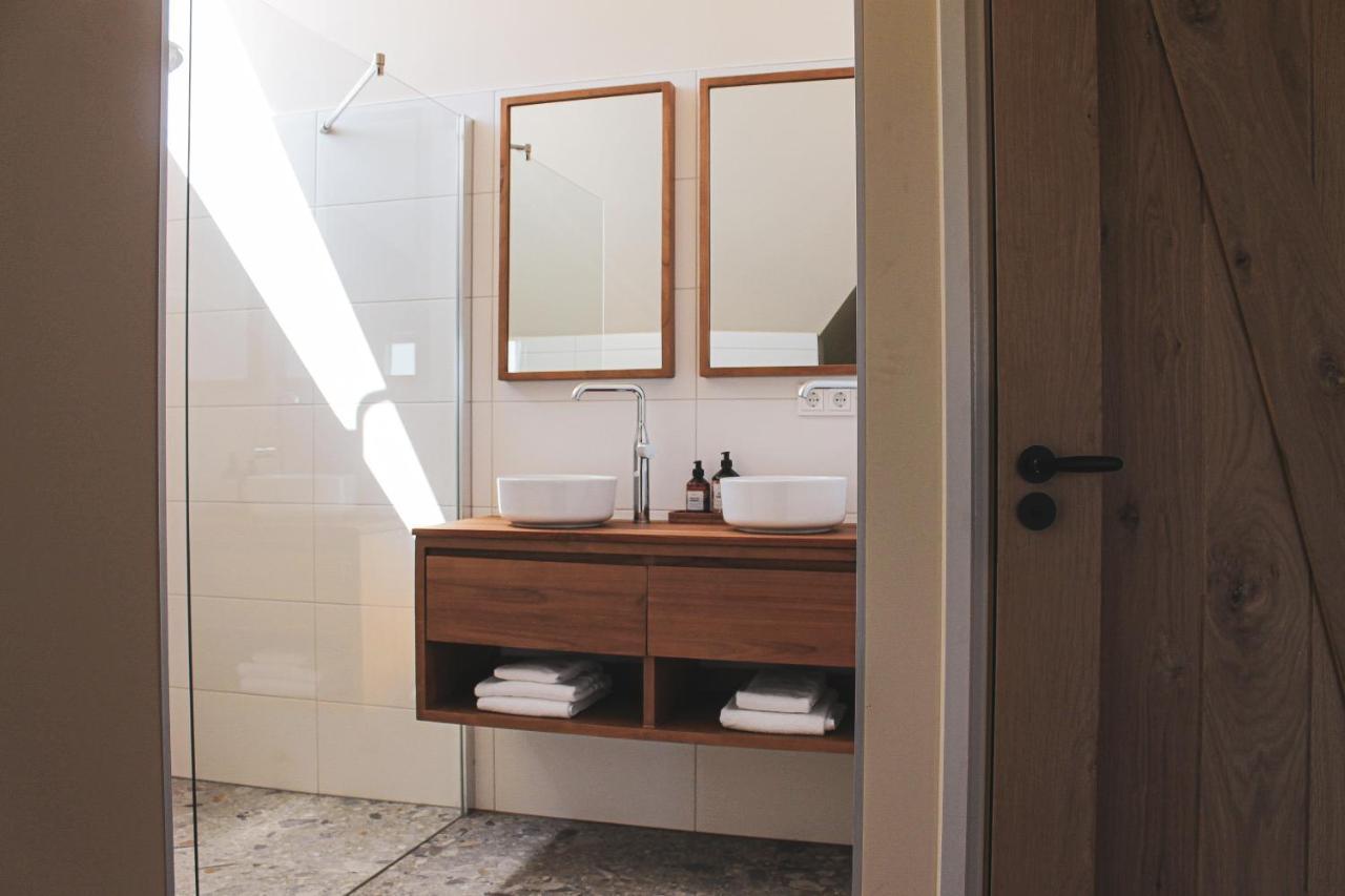 Deluxe Double Room Bath