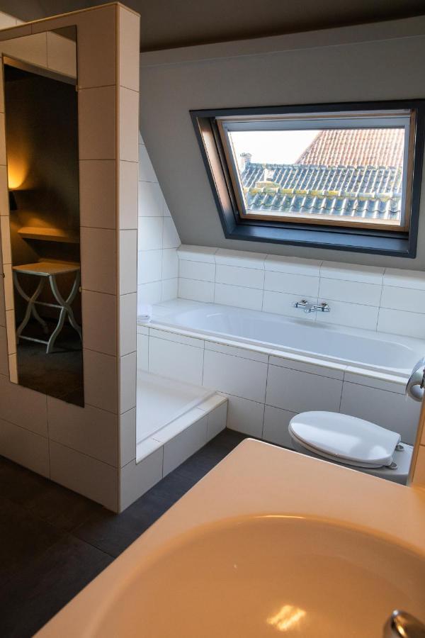 Deluxe Double Room Bath