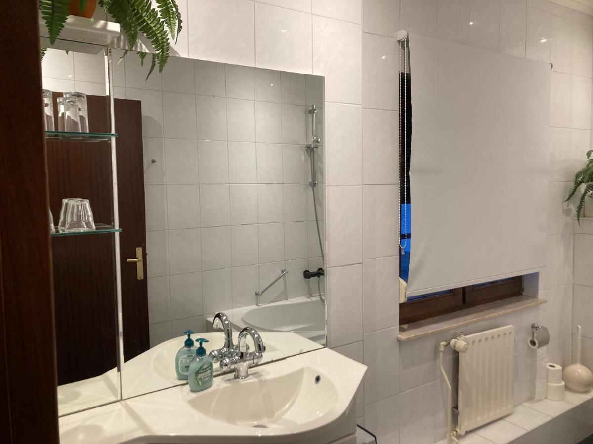 Zweibettzimmer mit eigenem Bad