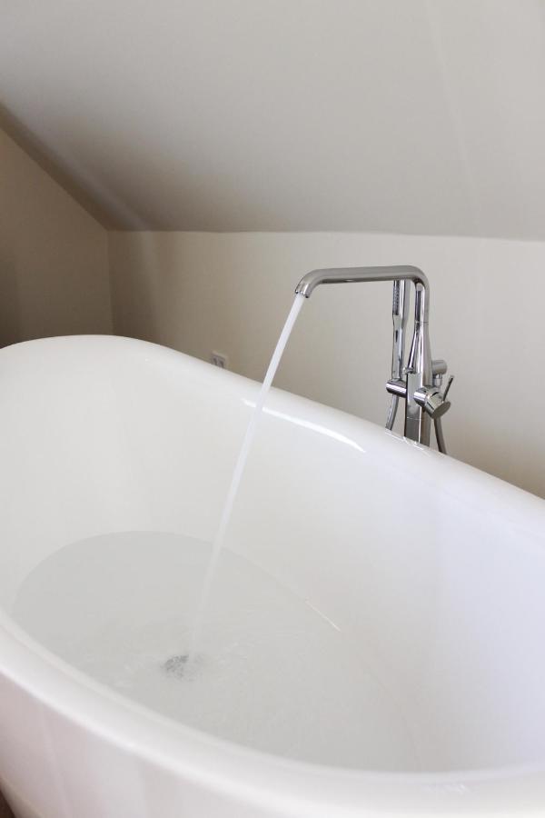 Deluxe Double Room Bath