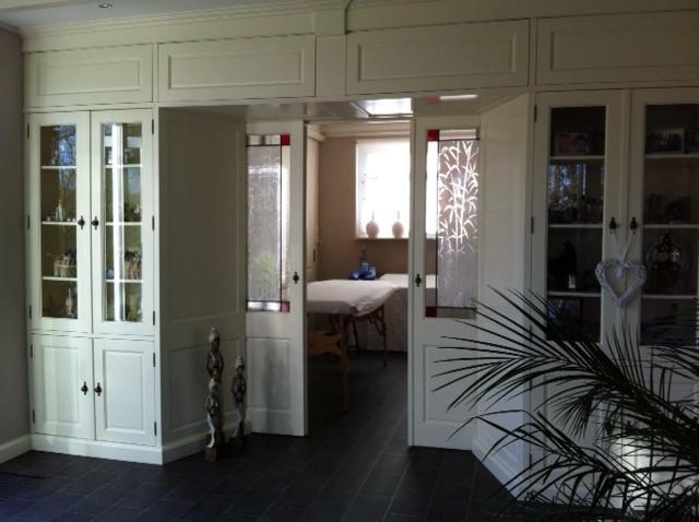 Tweepersoonskamer met 2 Aparte Bedden en Gedeelde Badkamer