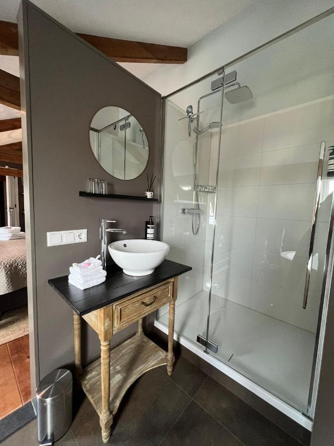 Deluxe Double Room Bath