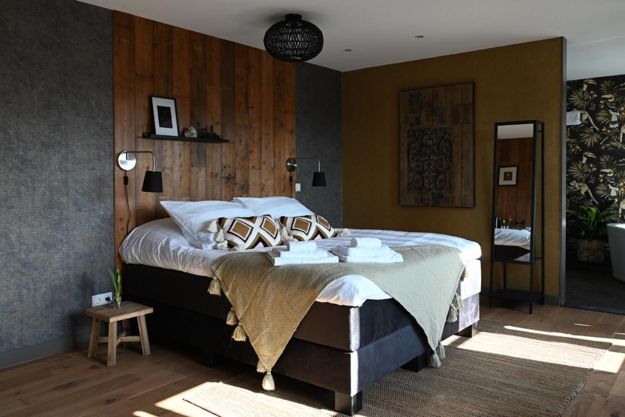 Deluxe Double Room Bath