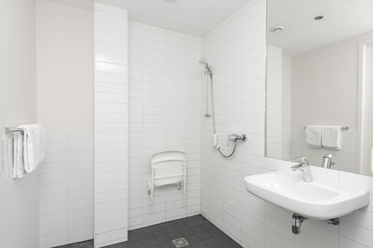 Chambre Triple - Accessible aux Personnes à Mobilité Réduite