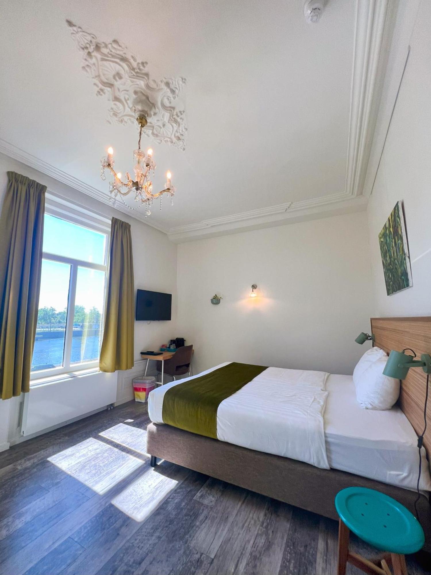 Deluxe Double Room Balcony,1515488587:JPEG