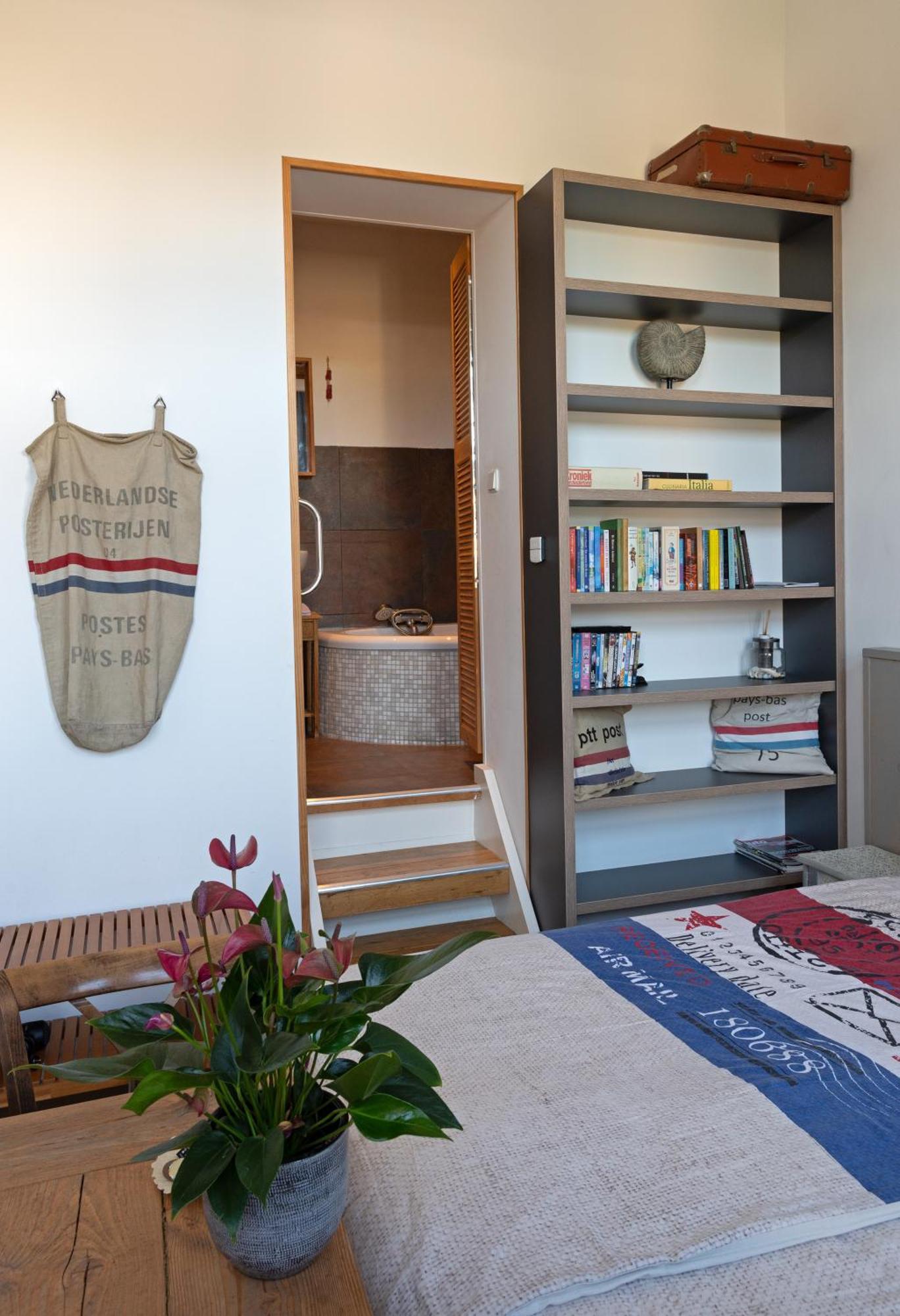 Double Room Private Bathroom