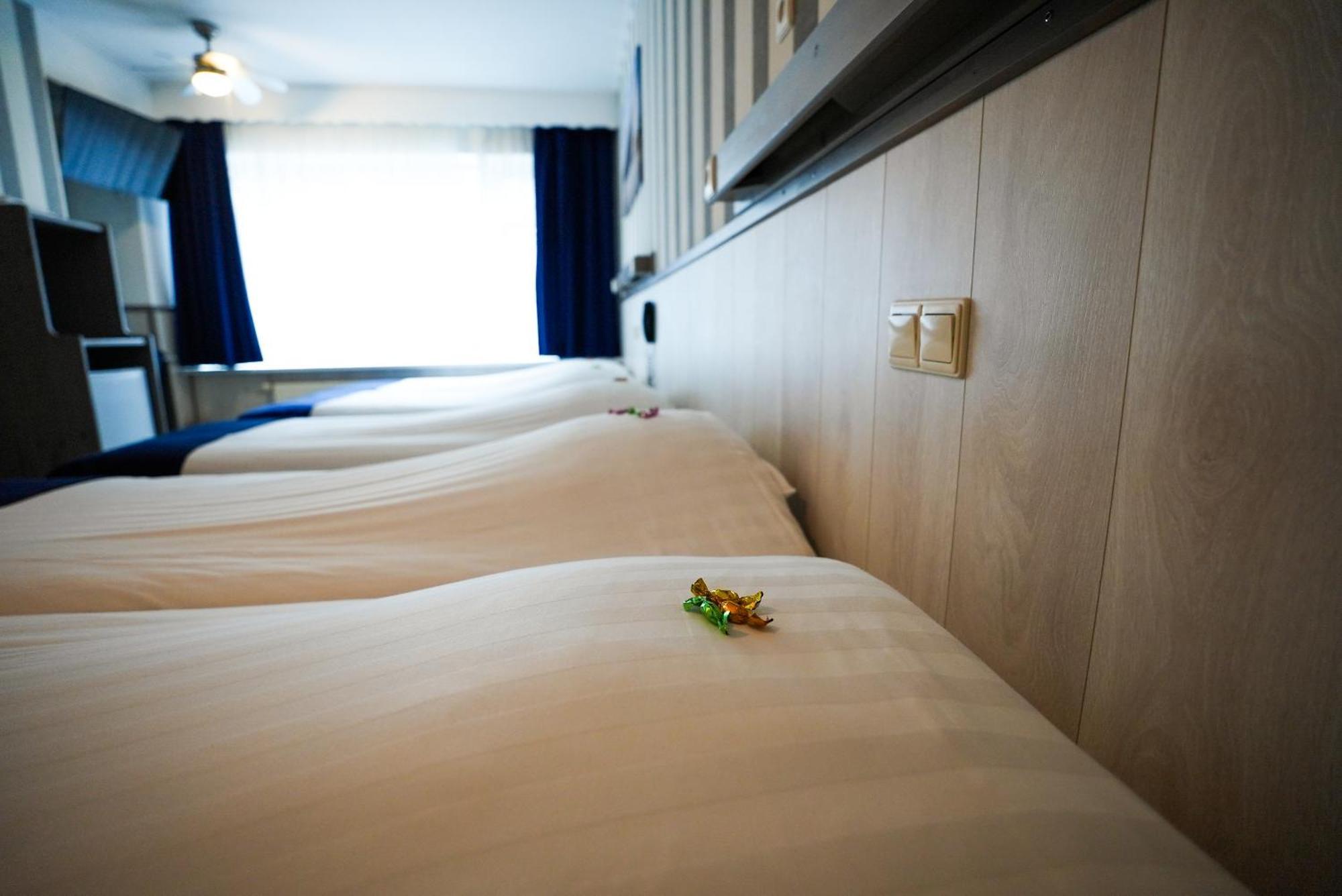 Family Room,1622007016:JPEG