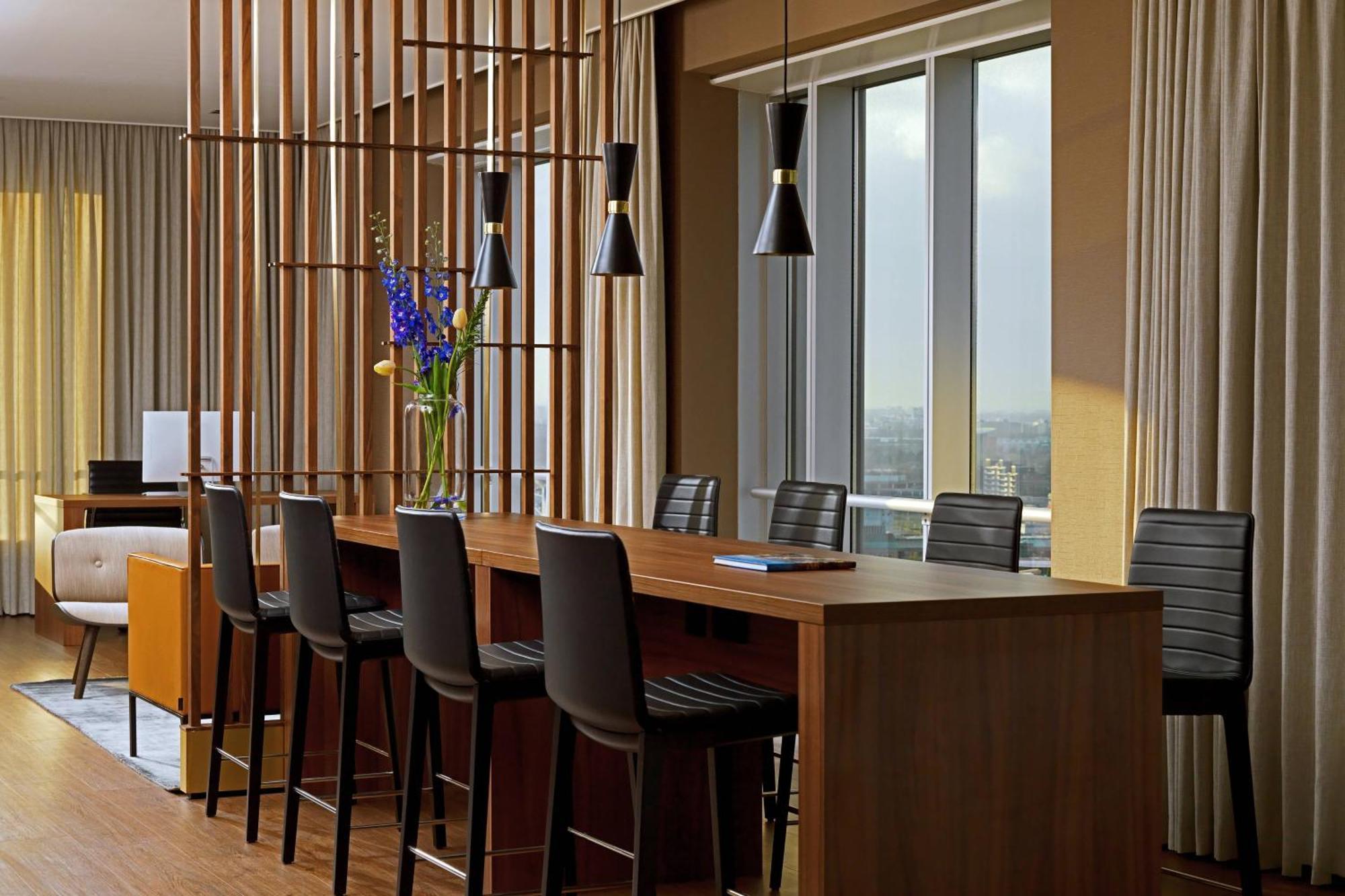 Executive King Room M Club Lounge Access