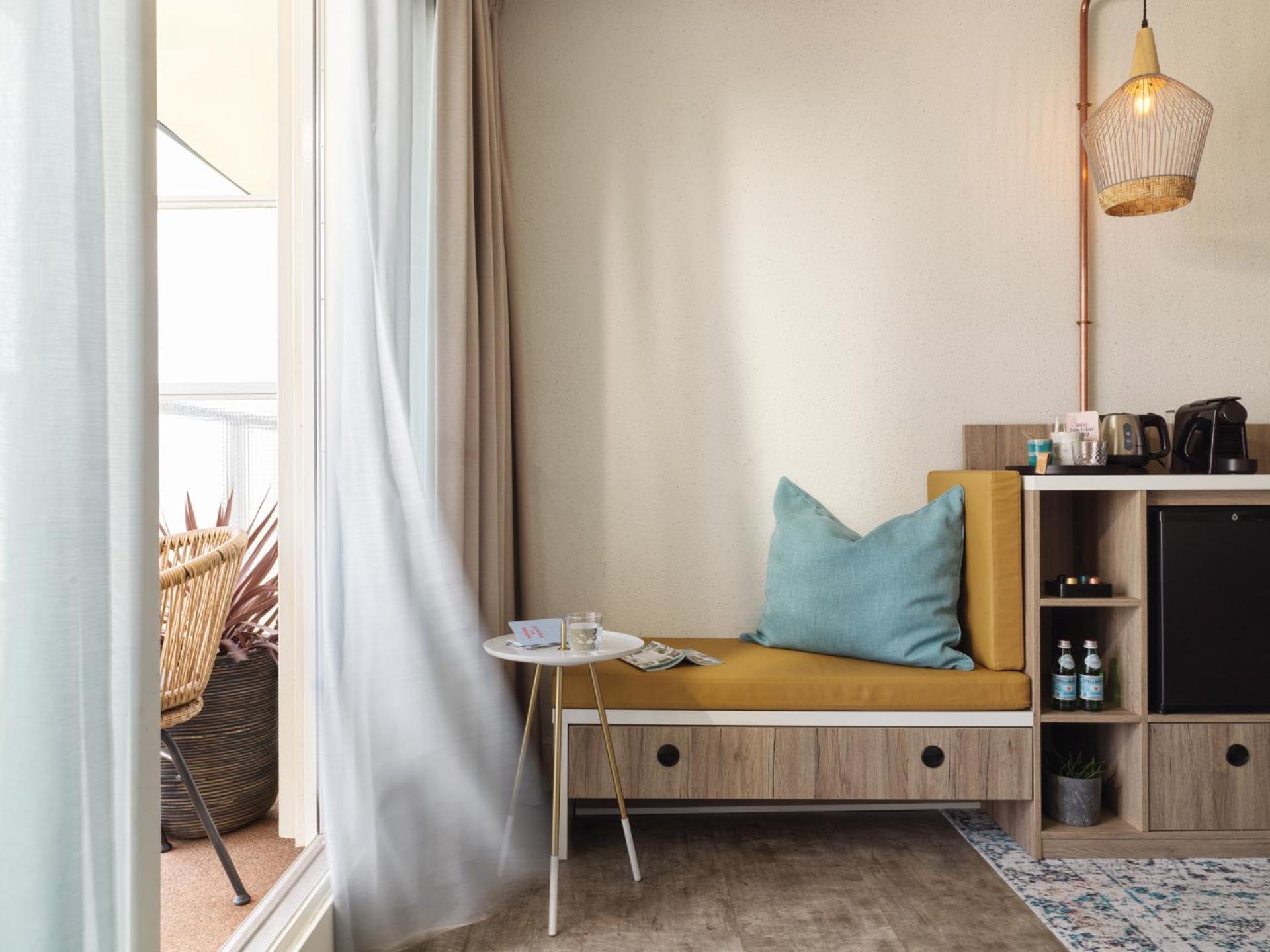 Tweepersoonskamer met 2 Aparte Bedden en Balkon