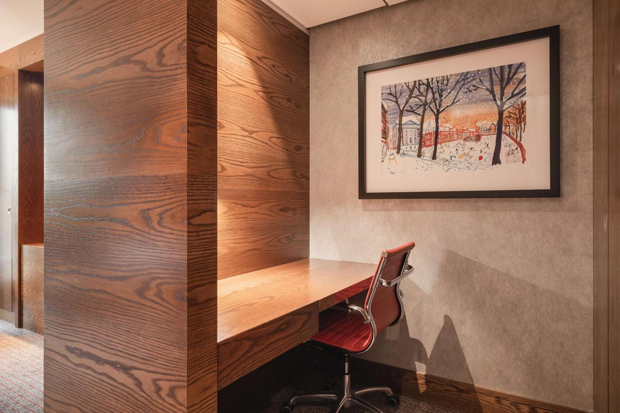 King Executive Studio Lounge Access