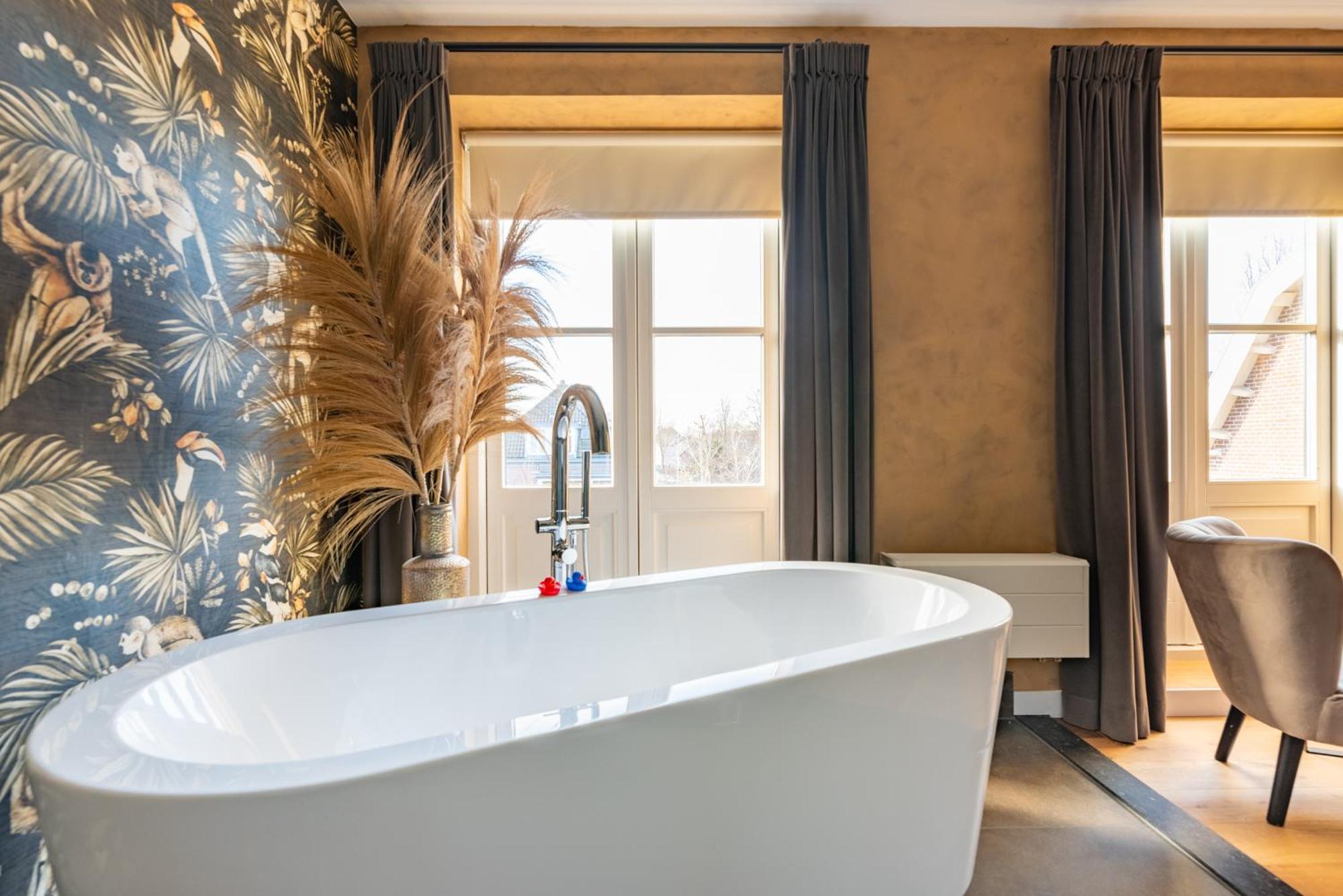 Deluxe Double Room Bath