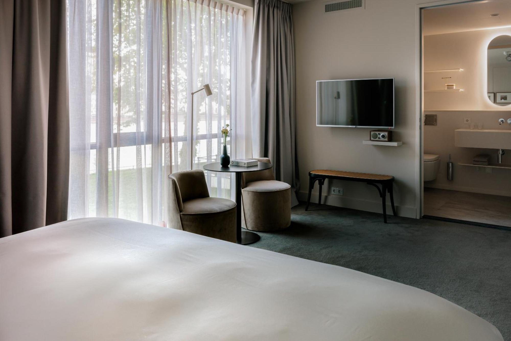 Superior King Room