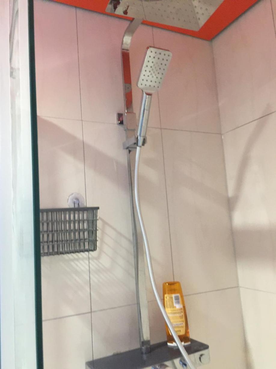 Double or Twin Room Bathroom