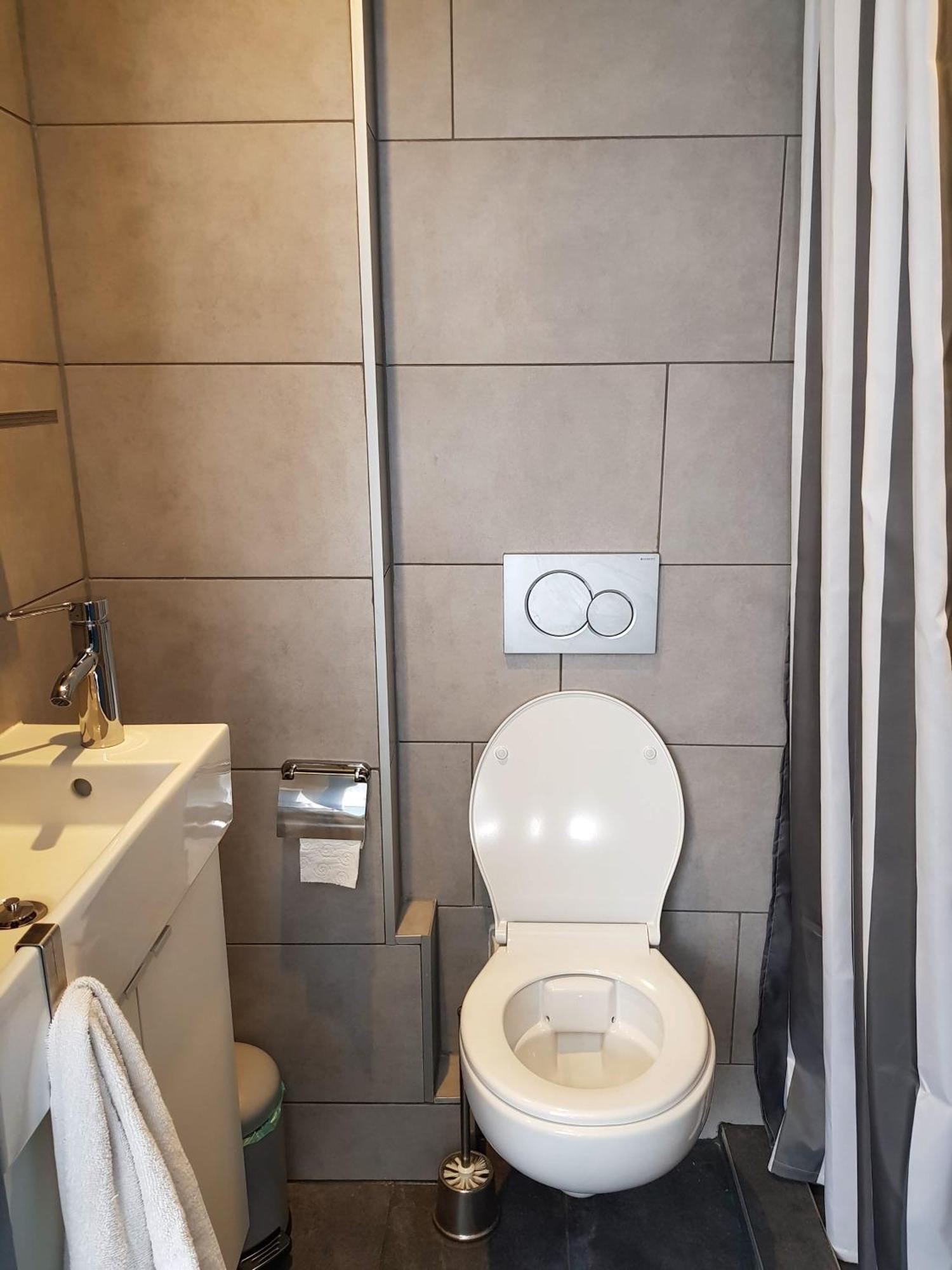 Double Room Private Bathroom