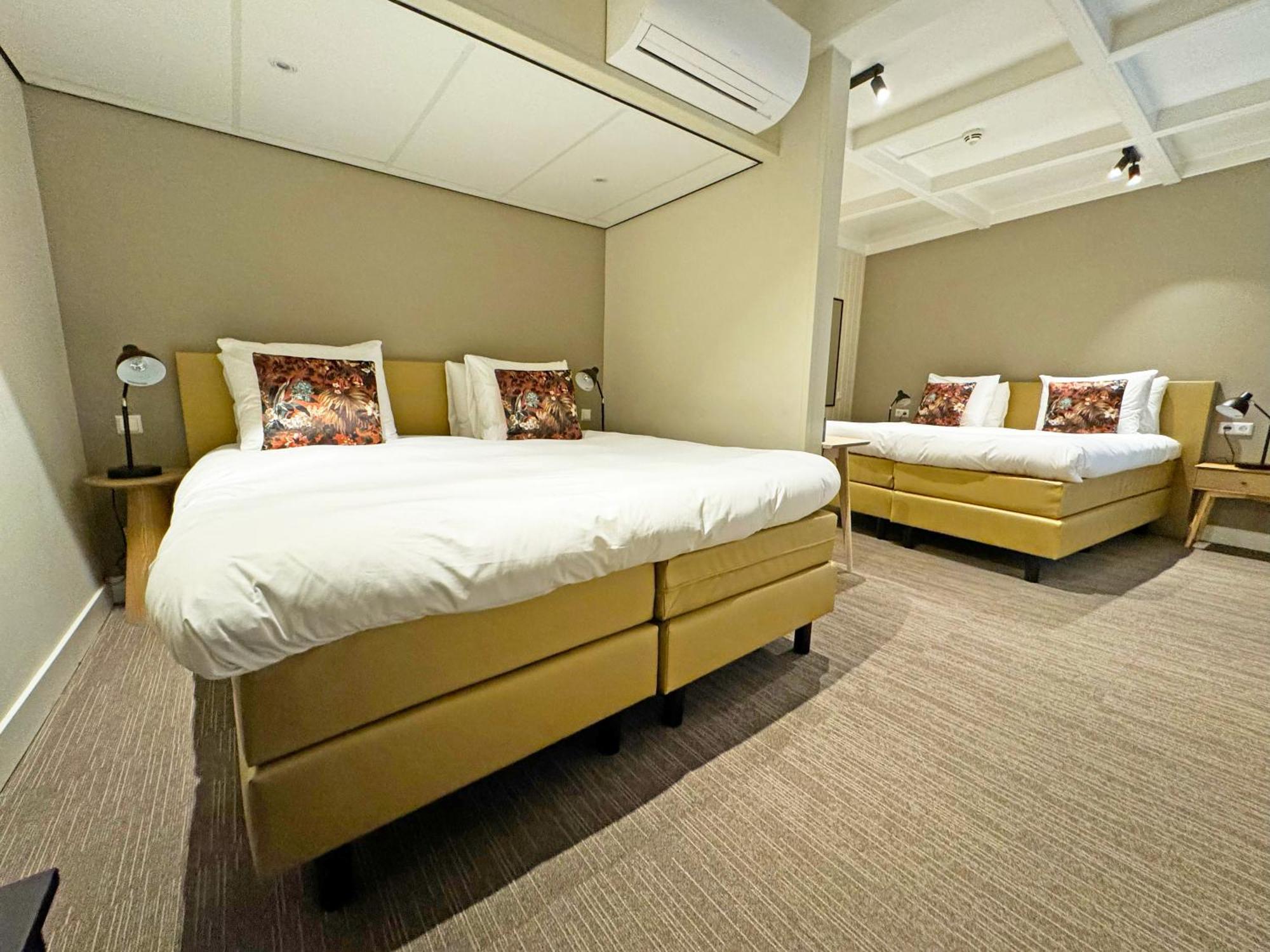 Quadruple Room with Four Single Beds and Shower,1678623138:JPEG