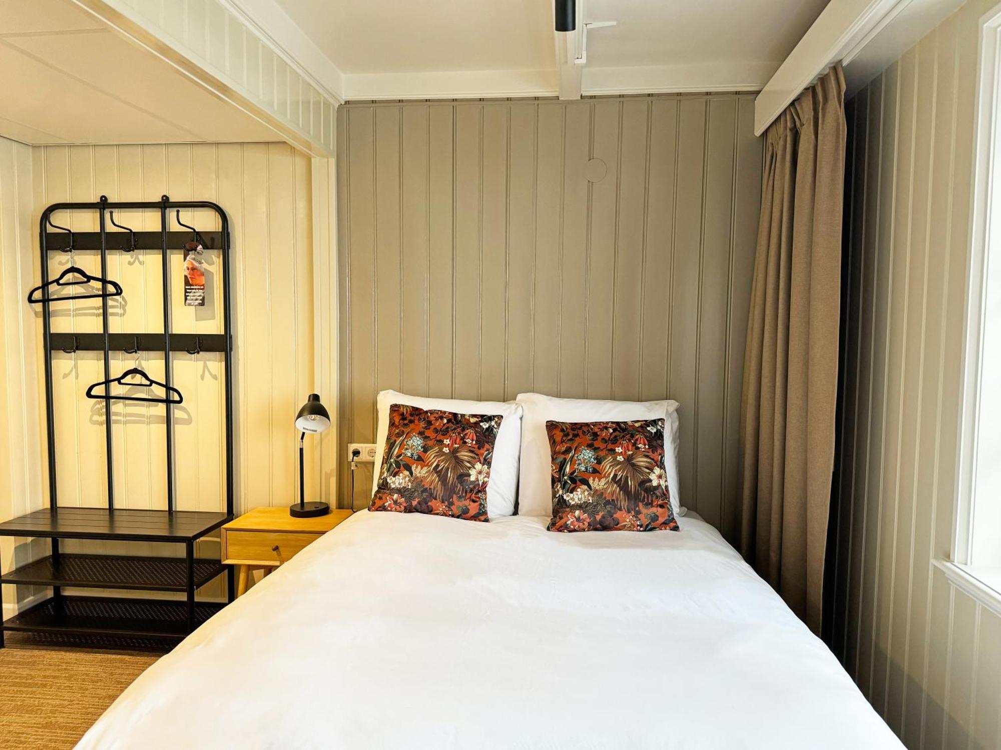 Queen Room with shower,1597542501:JPEG