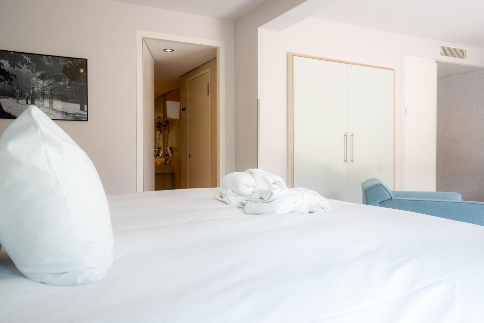 Waterfront Junior Suite with terrace