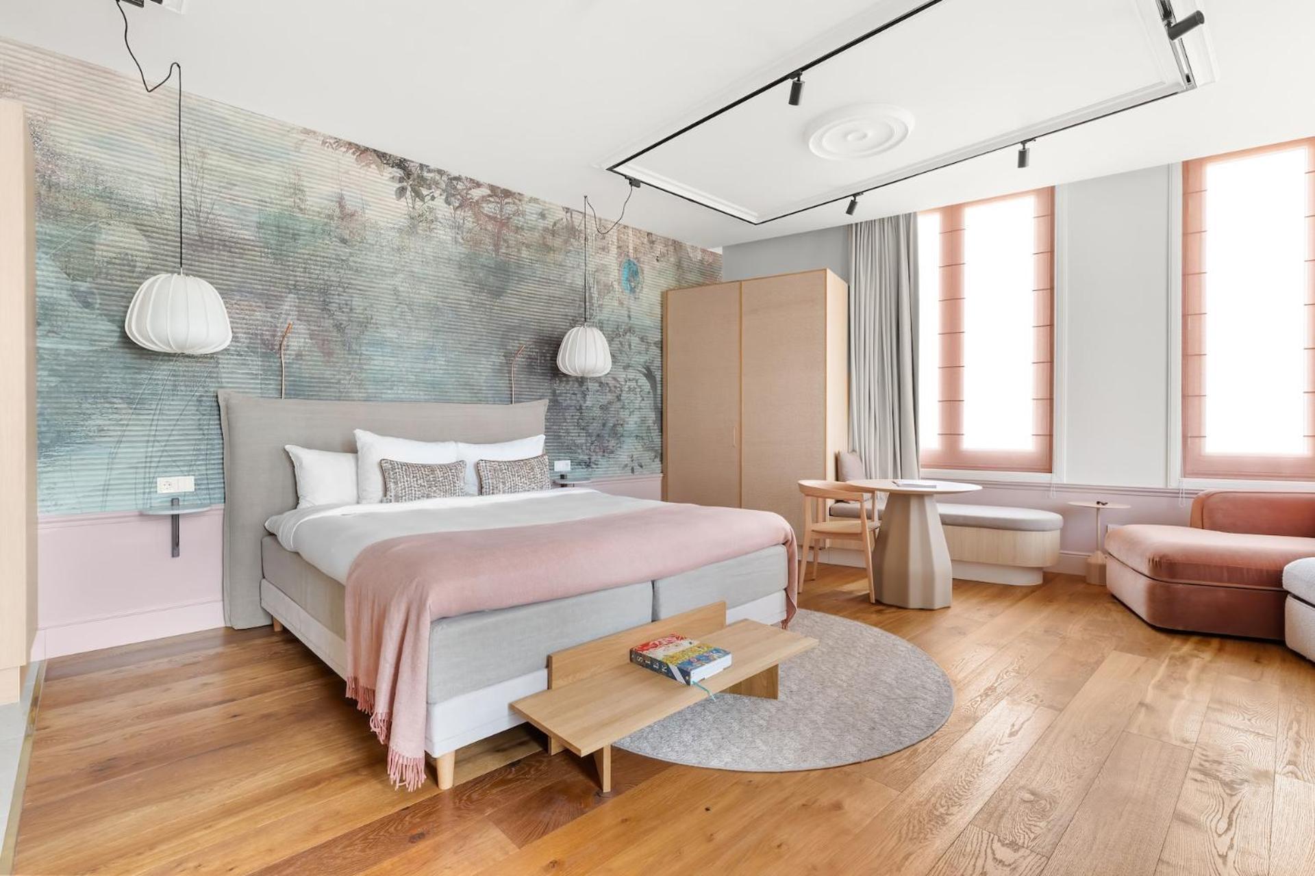 Deluxe Suite mit Whirlpool-Badewanne und Balkon