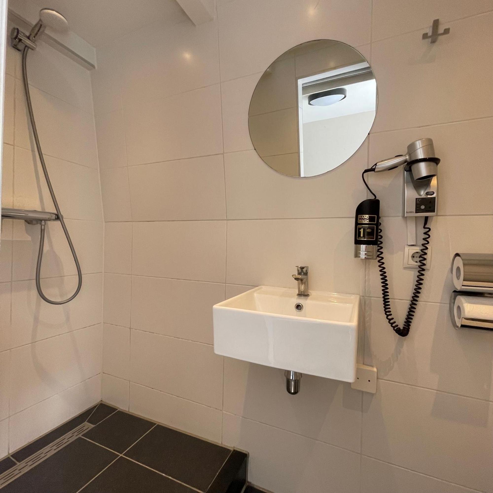 Quarto Individual com Banheiro Privativo