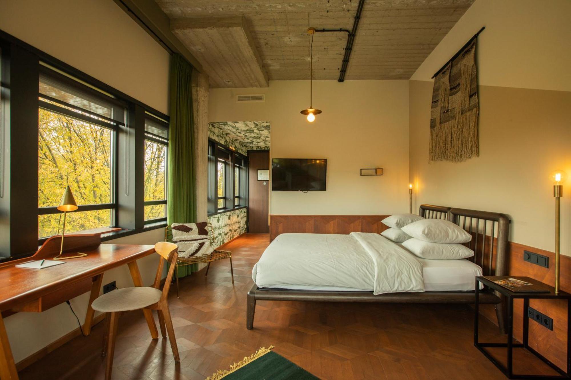 Deluxe Room,1615699136:JPEG