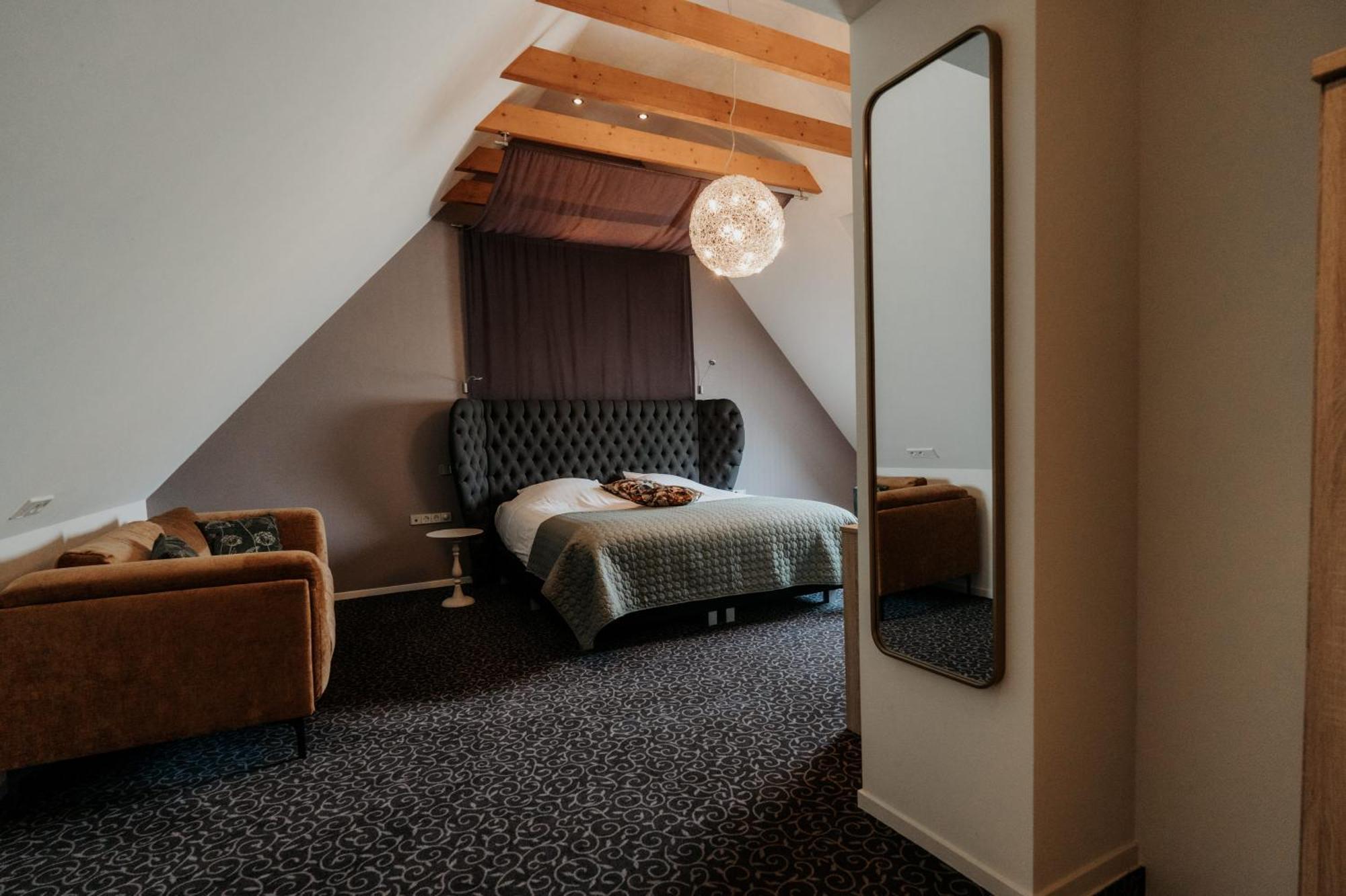 Deluxe King Suite