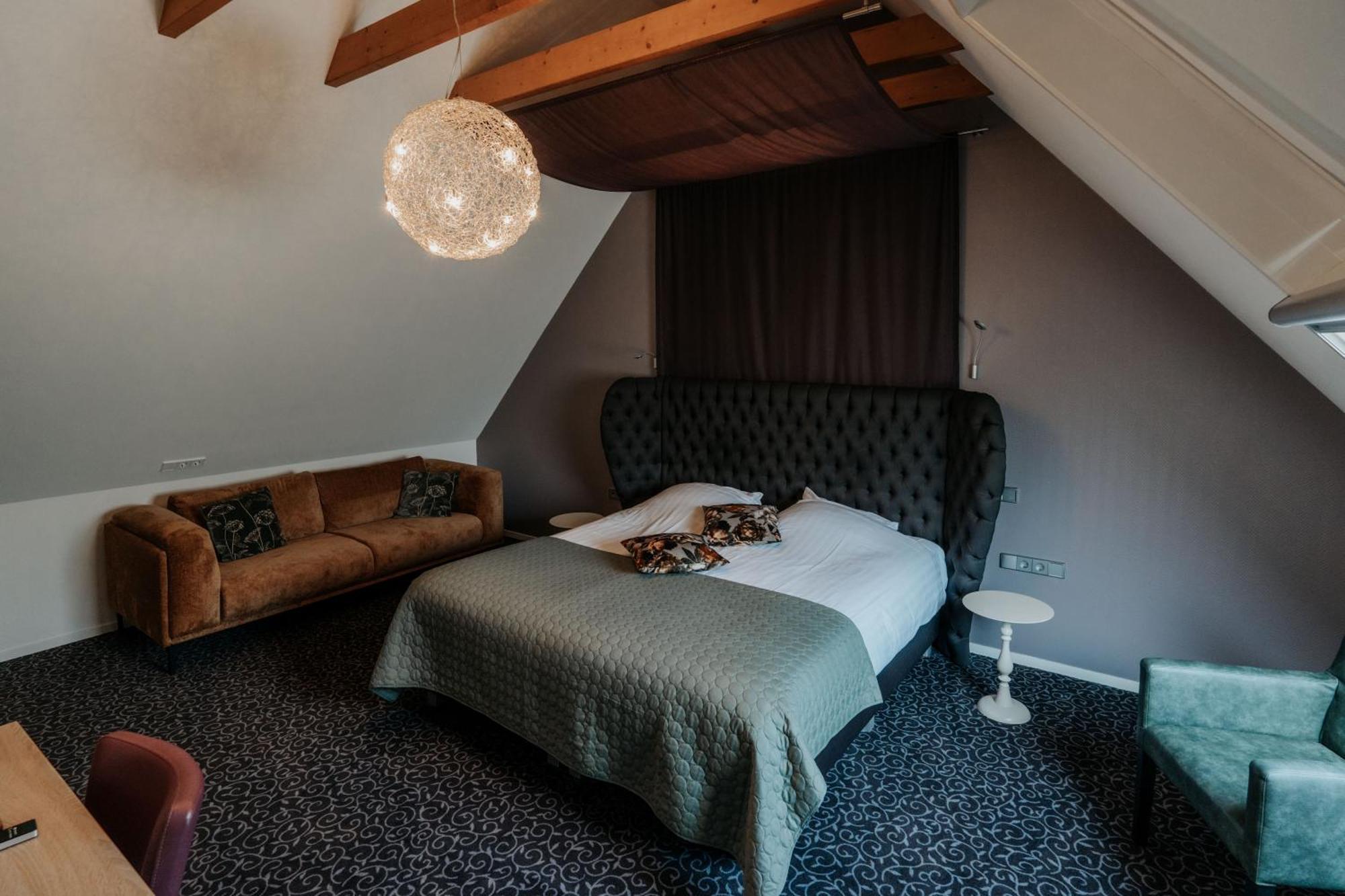 Deluxe King Suite