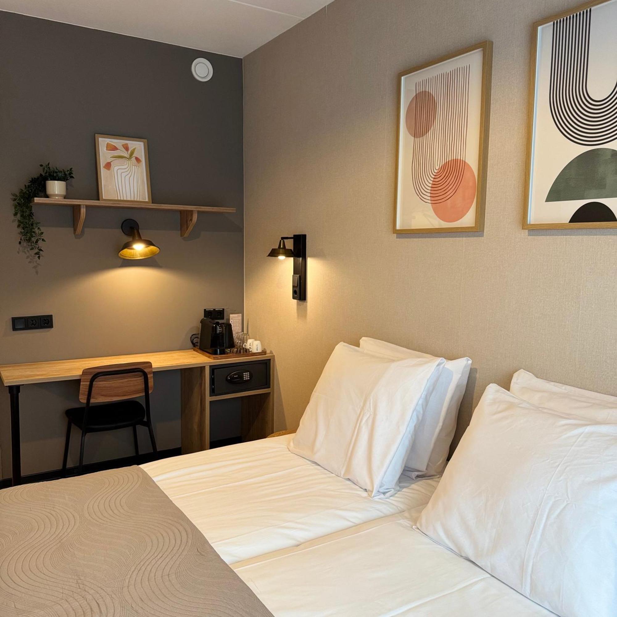 Deluxe Double Room 2 Extra Beds