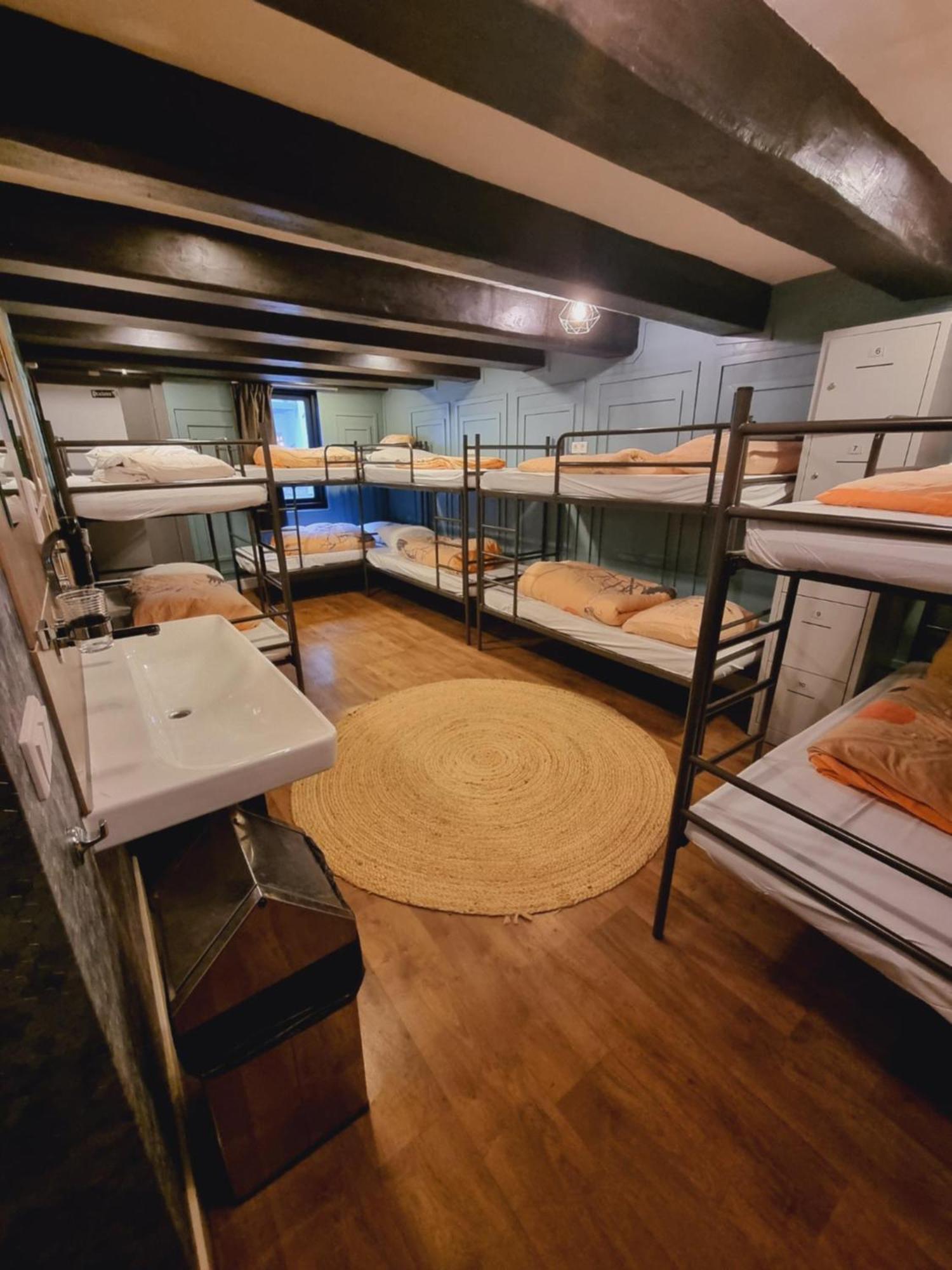 10-Bed Mixed Dormitory Room,1645021338:JPEG
