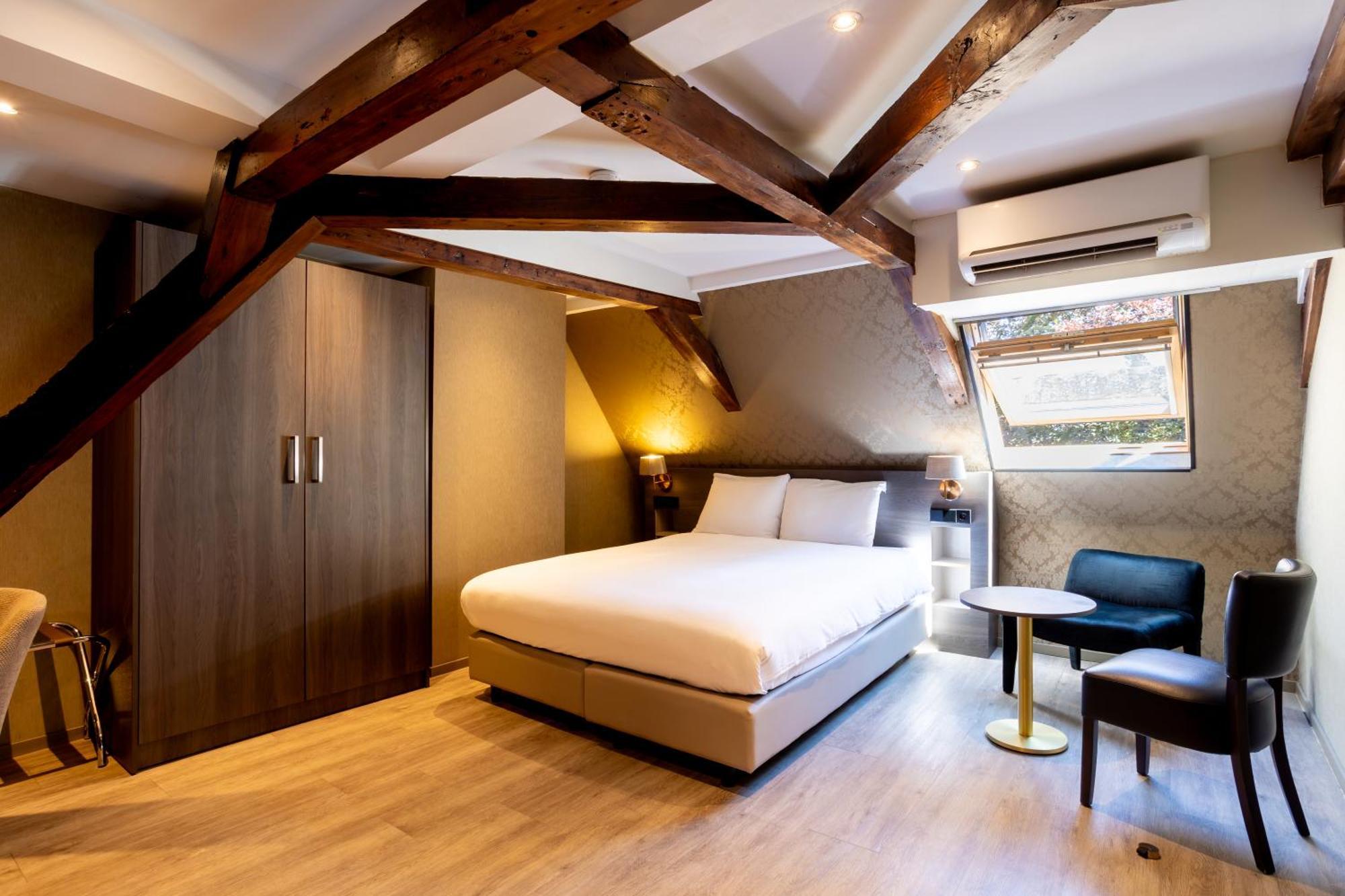 Quarto Duplo Deluxe