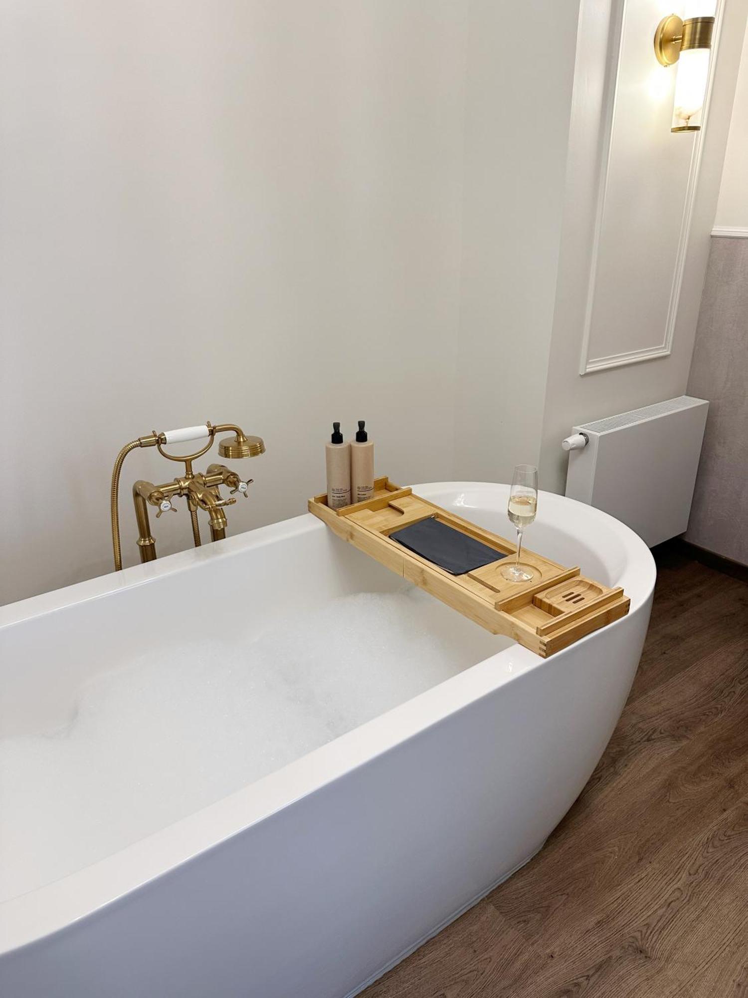 Deluxe King Suite,1735305744:JPEG