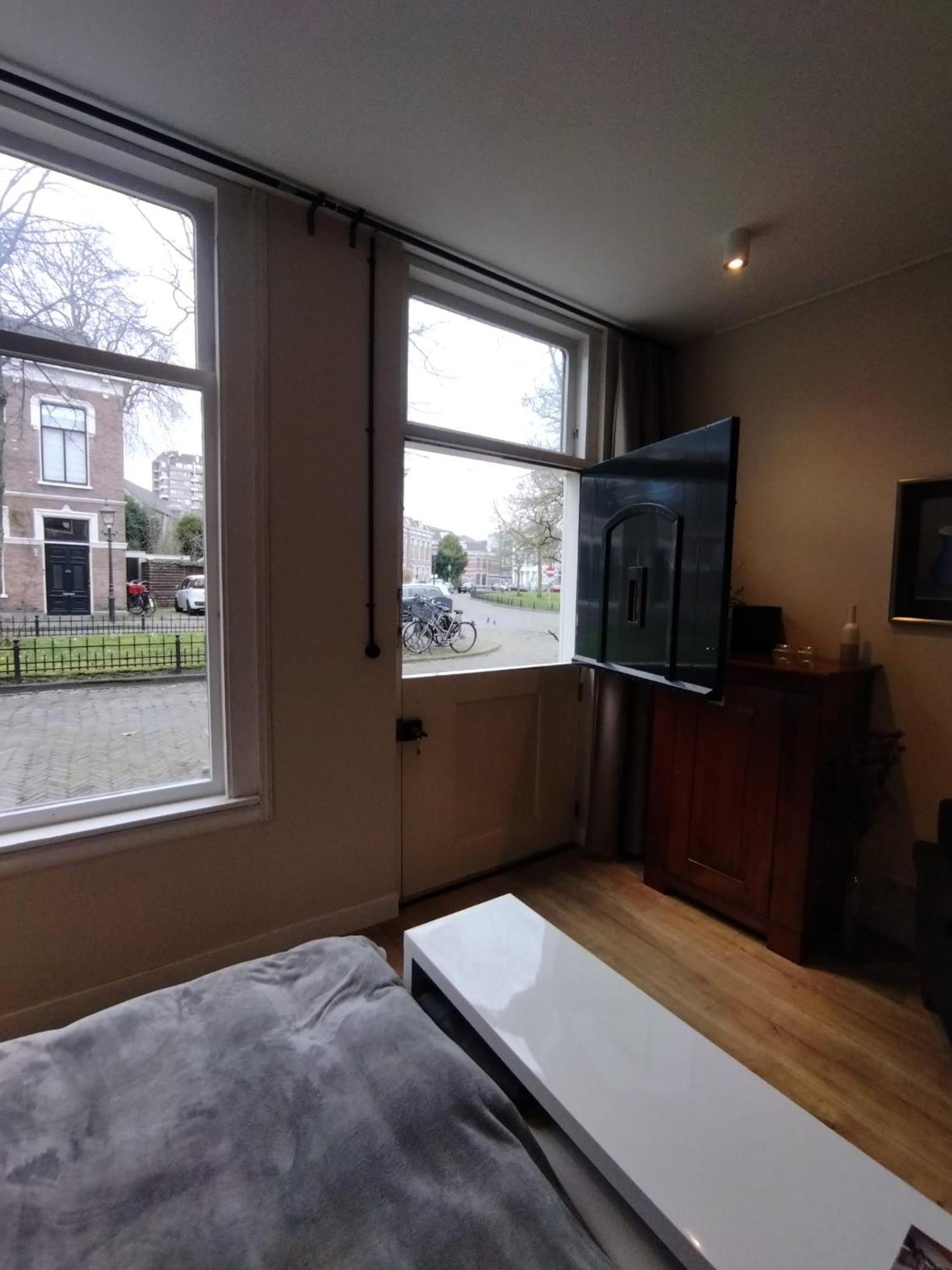 Deluxe Studio