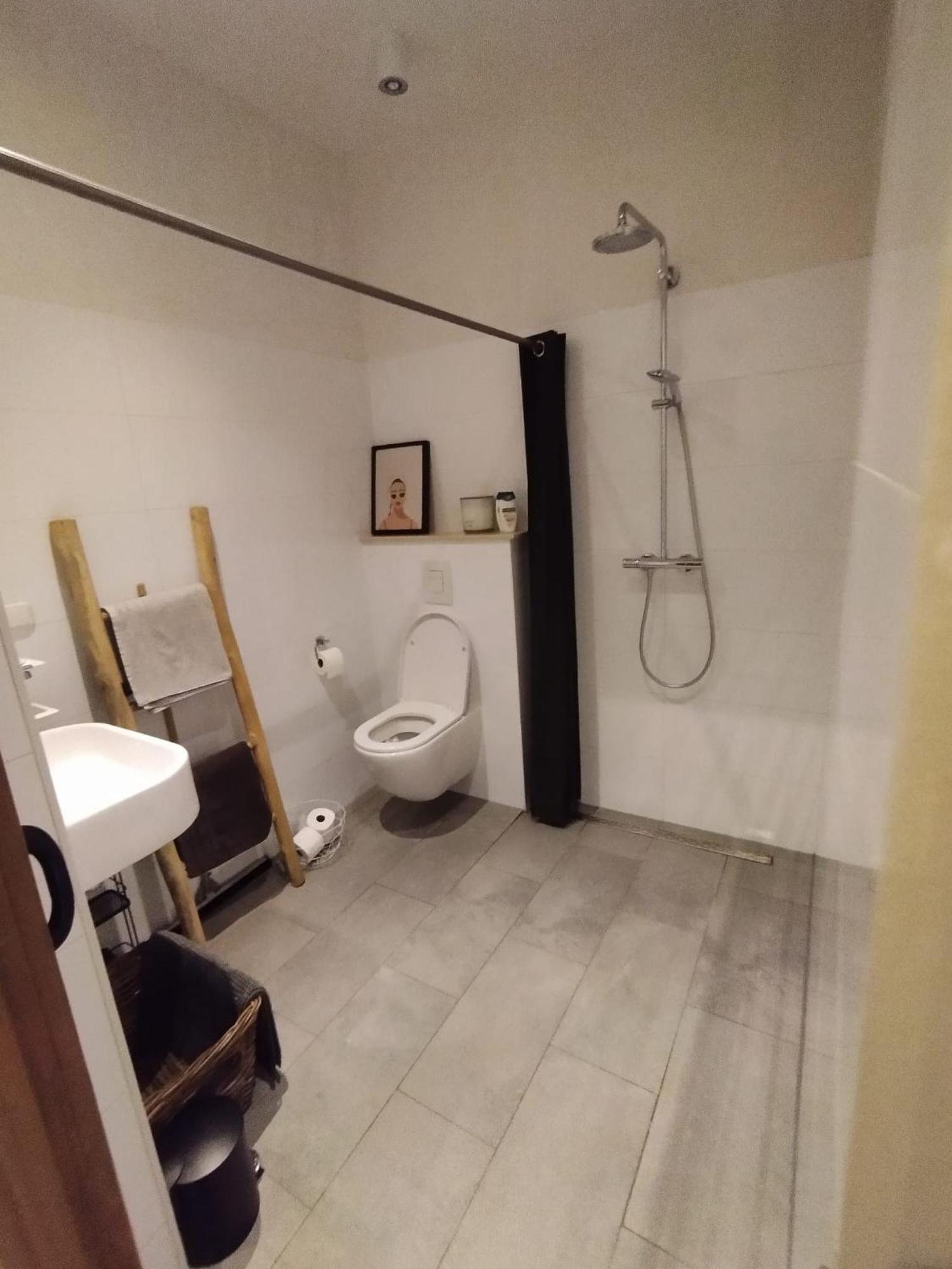 Deluxe Studio