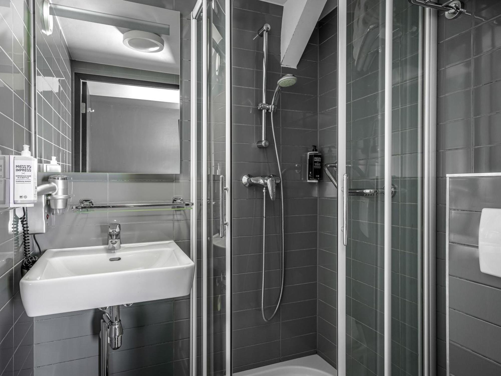 Family Attic Room,1704821746:JPEG