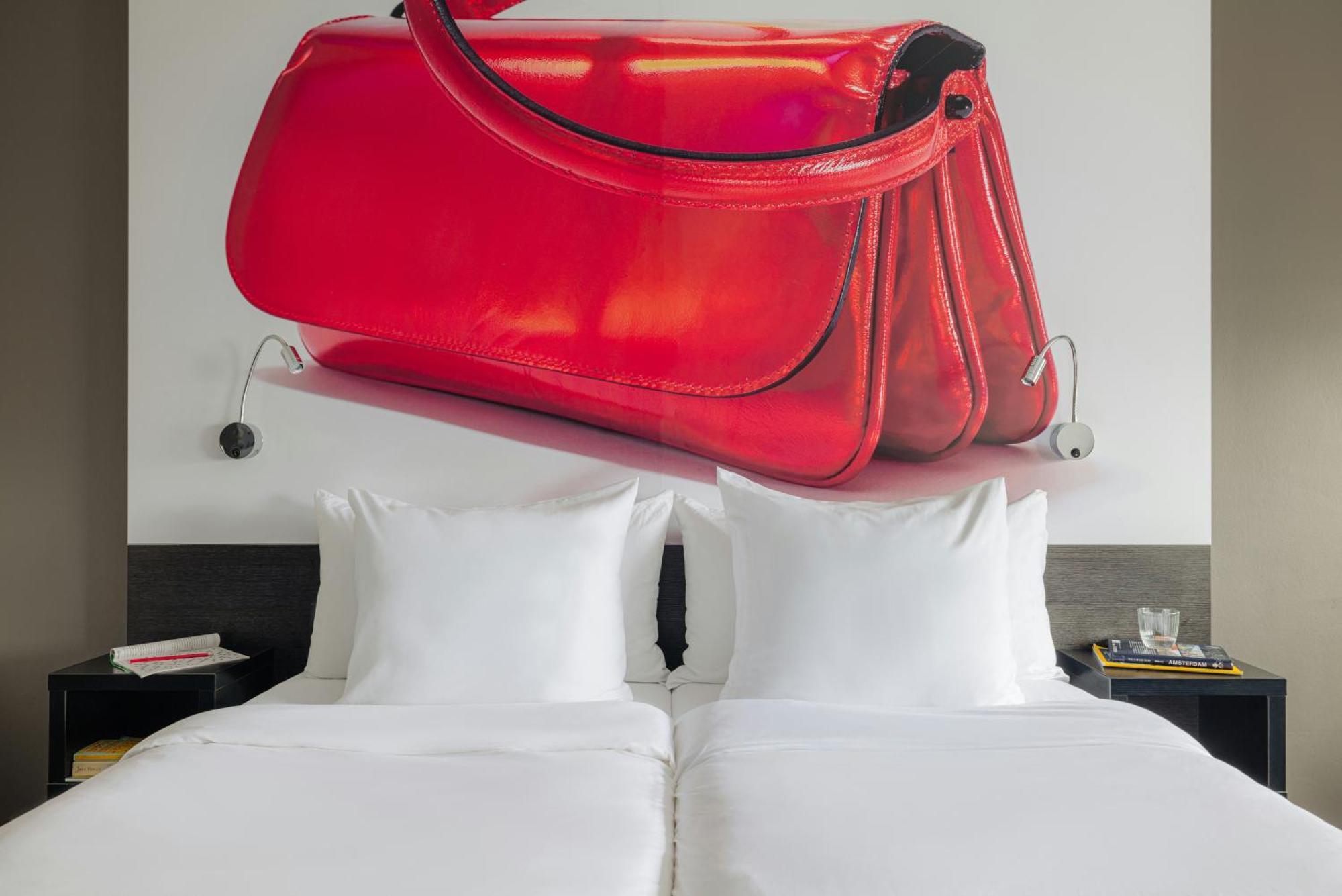 Deluxe Room 1 Twin Bed,1742697363:JPEG