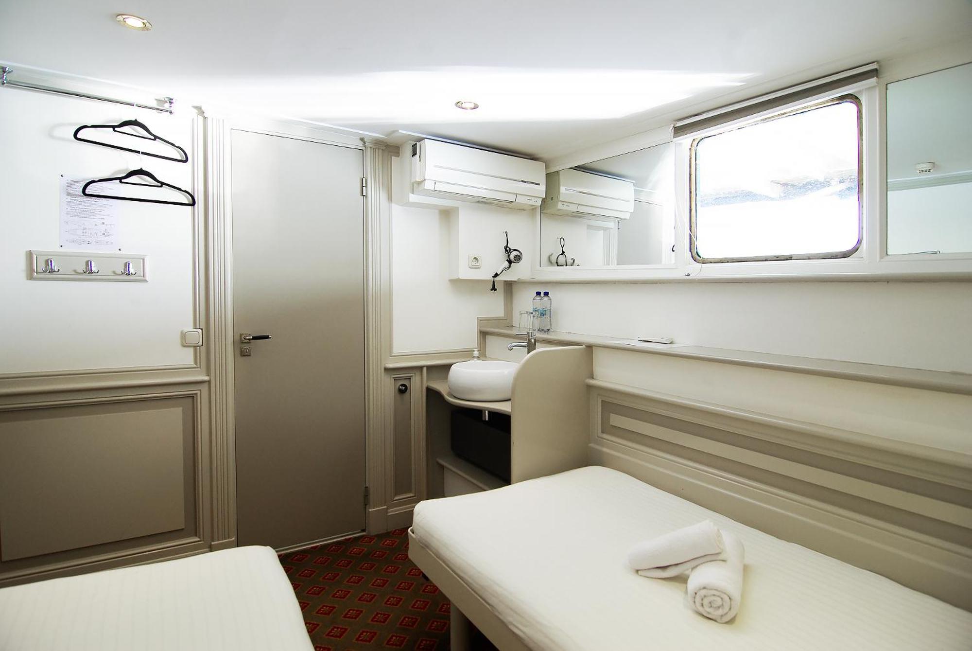 Quarto Duplo