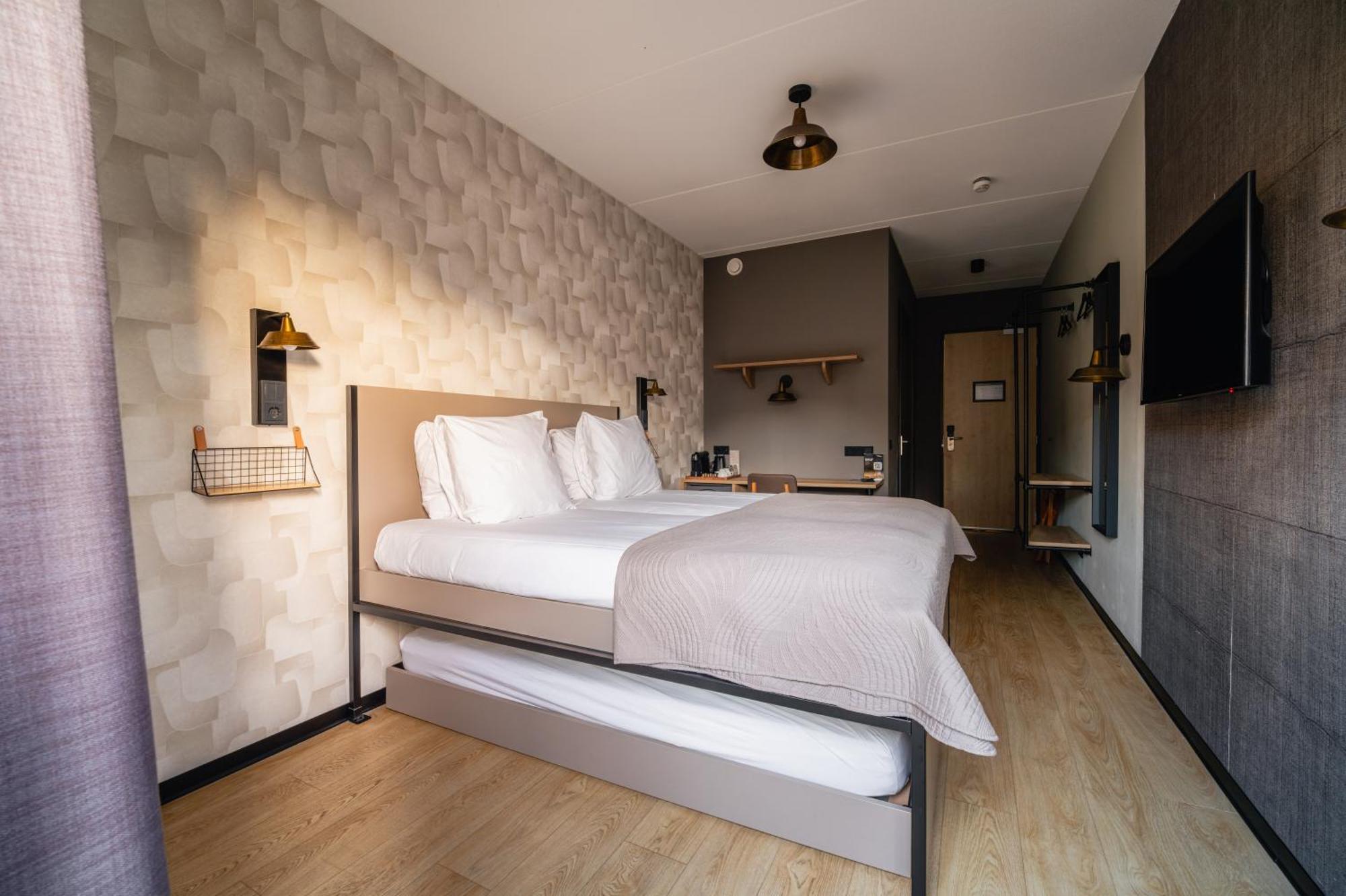 Deluxe Double Room 2 Extra Beds