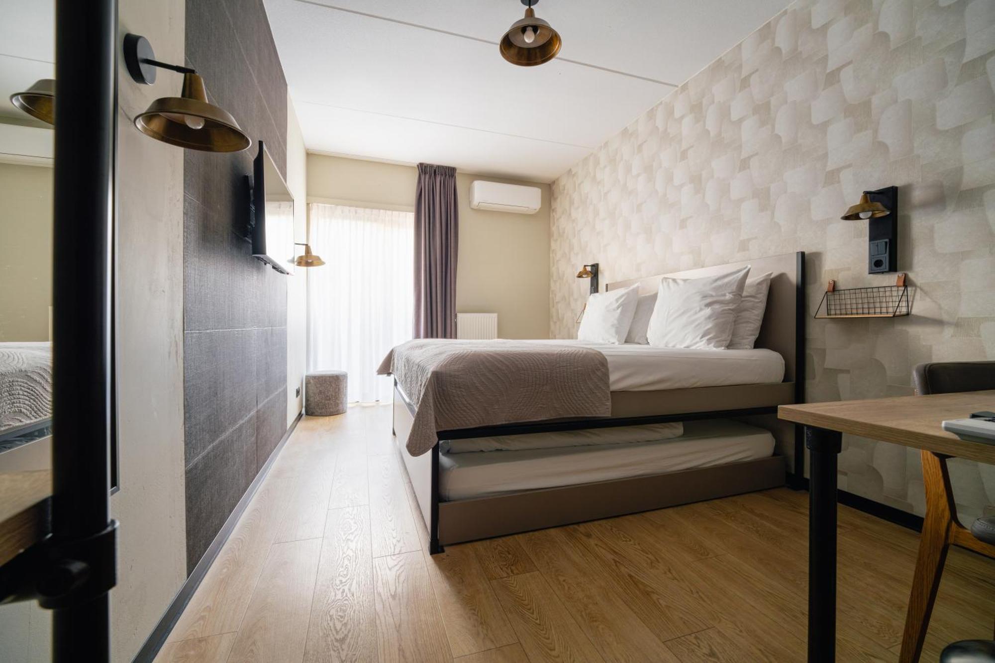 Deluxe Double Room 2 Extra Beds